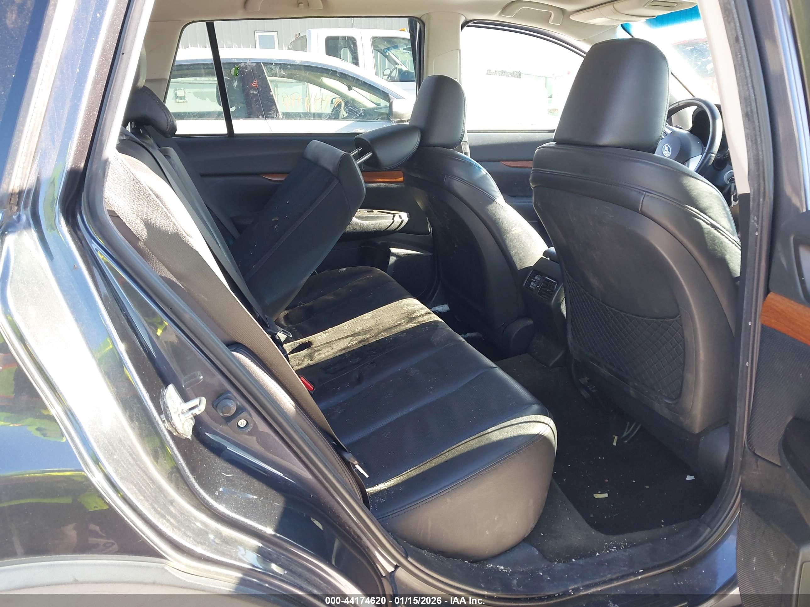 SUBARU OUTBACK image 8
