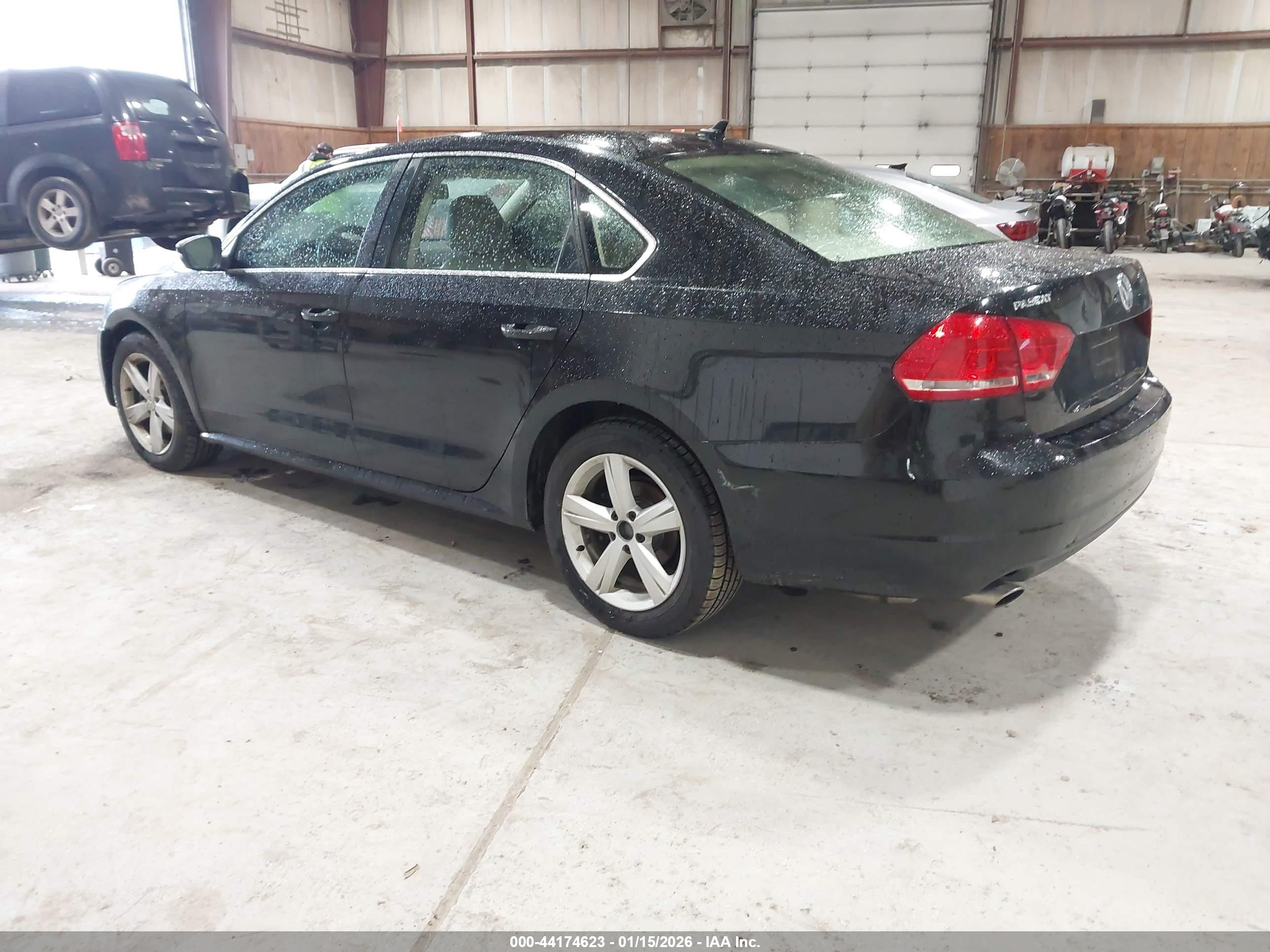 VOLKSWAGEN PASSAT image 3