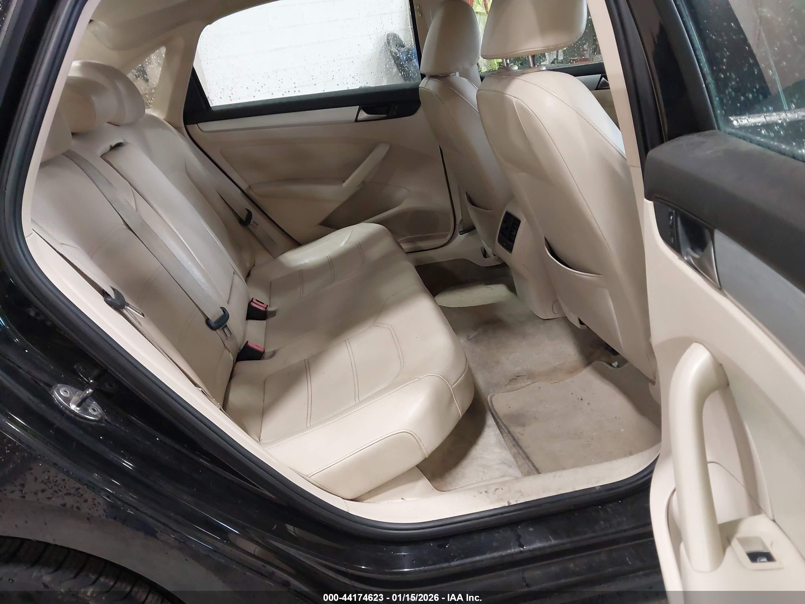 VOLKSWAGEN PASSAT image 8