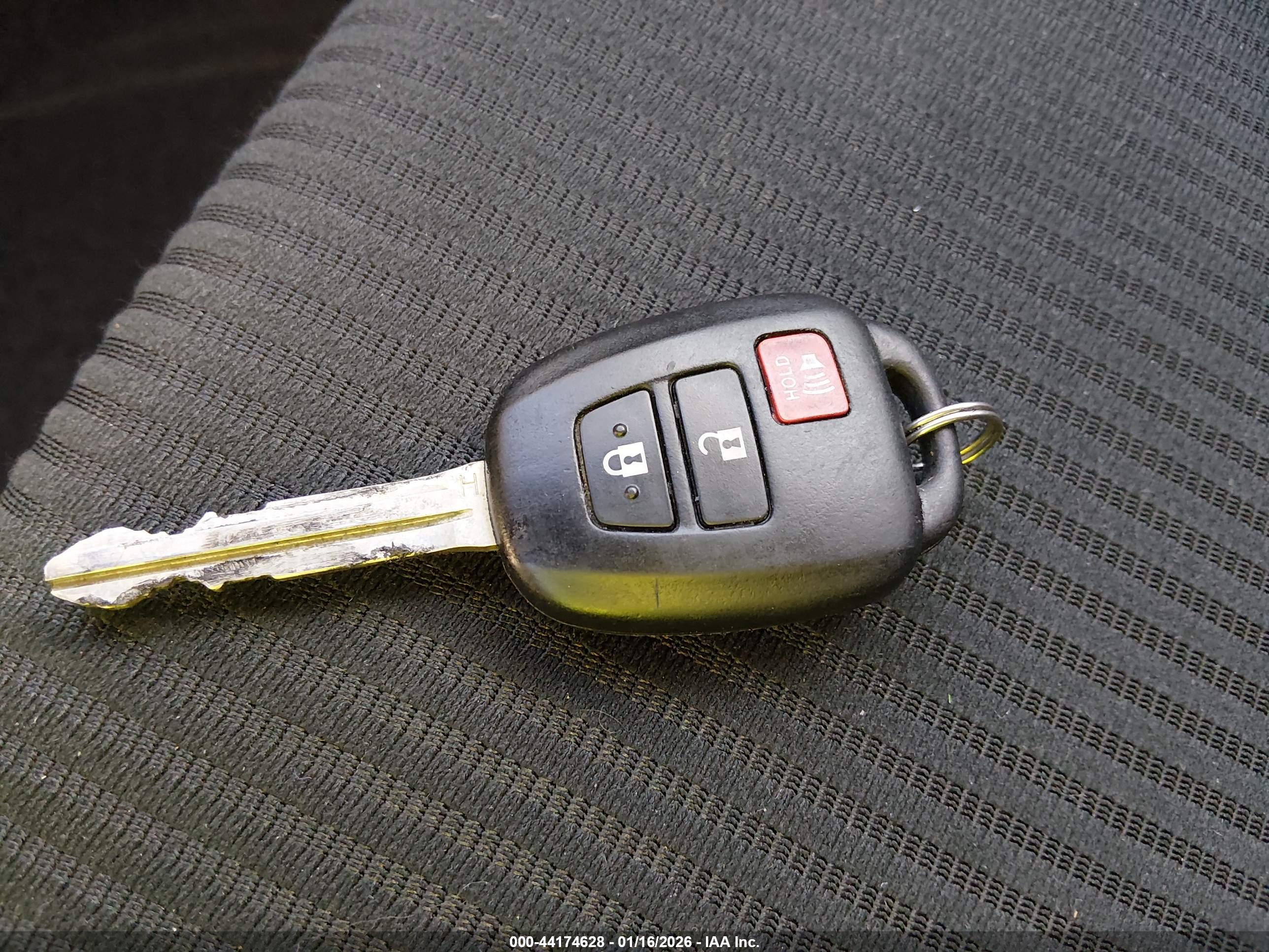 TOYOTA RAV4 image 11
