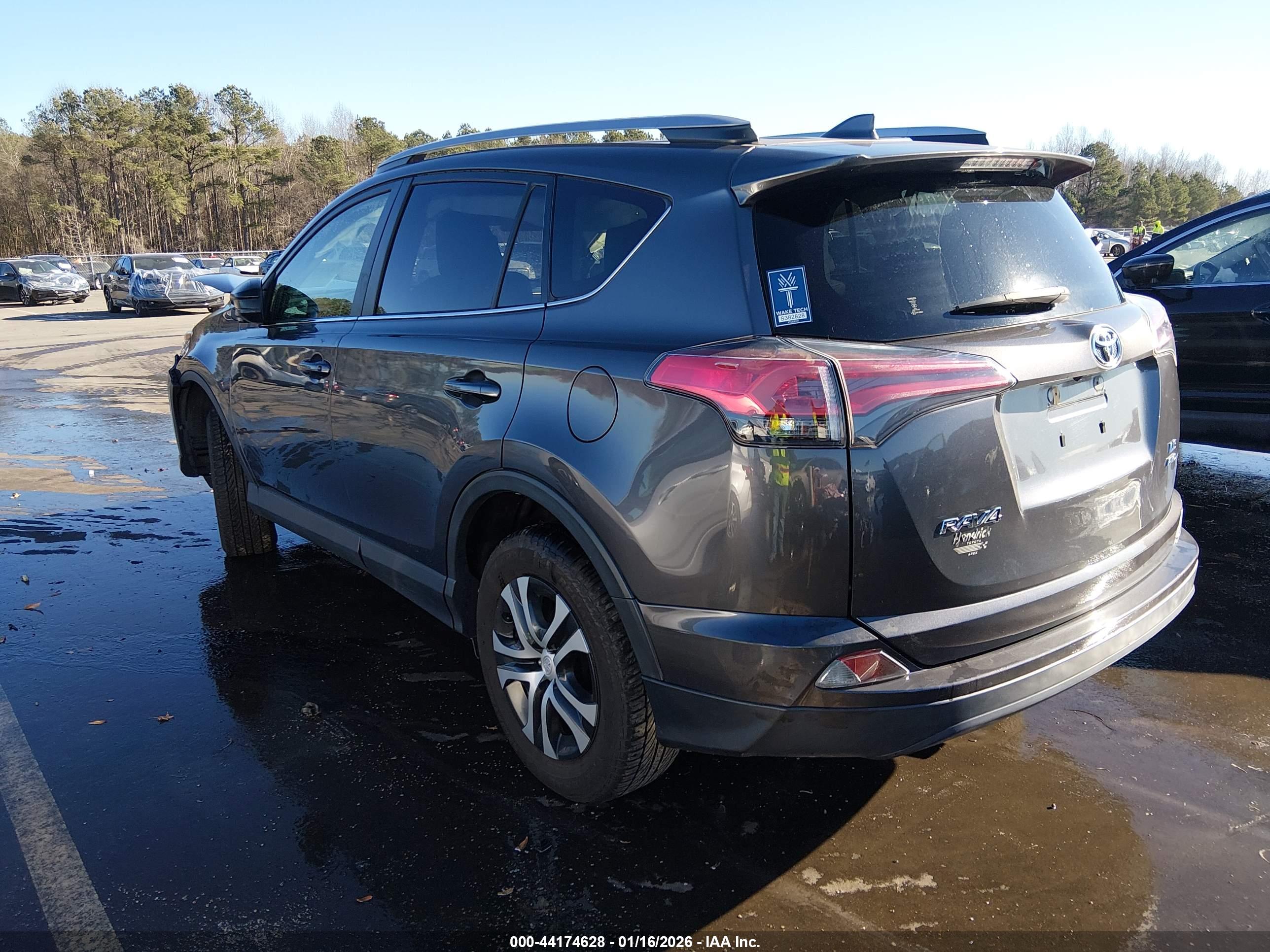 TOYOTA RAV4 image 3