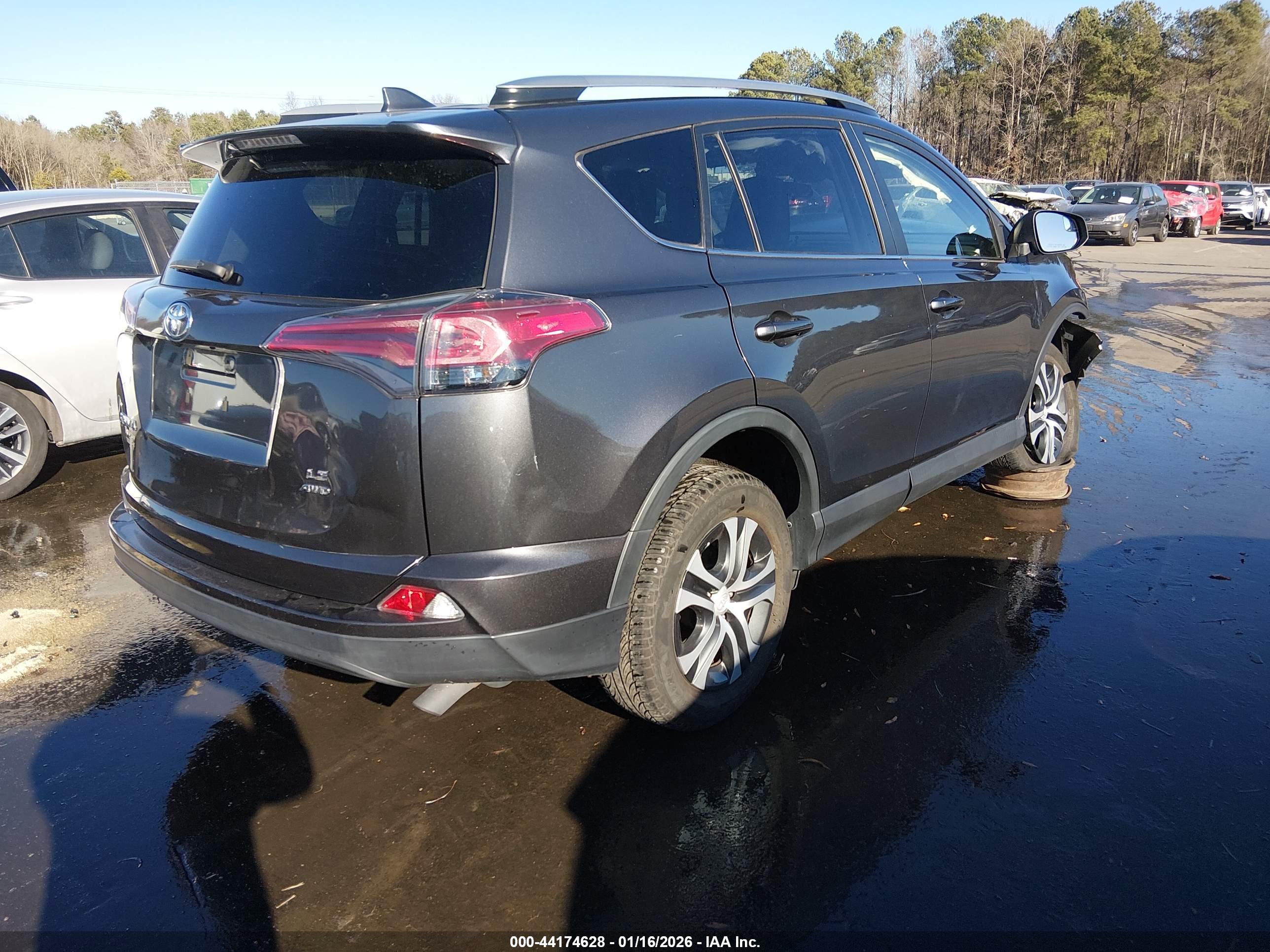TOYOTA RAV4 image 4