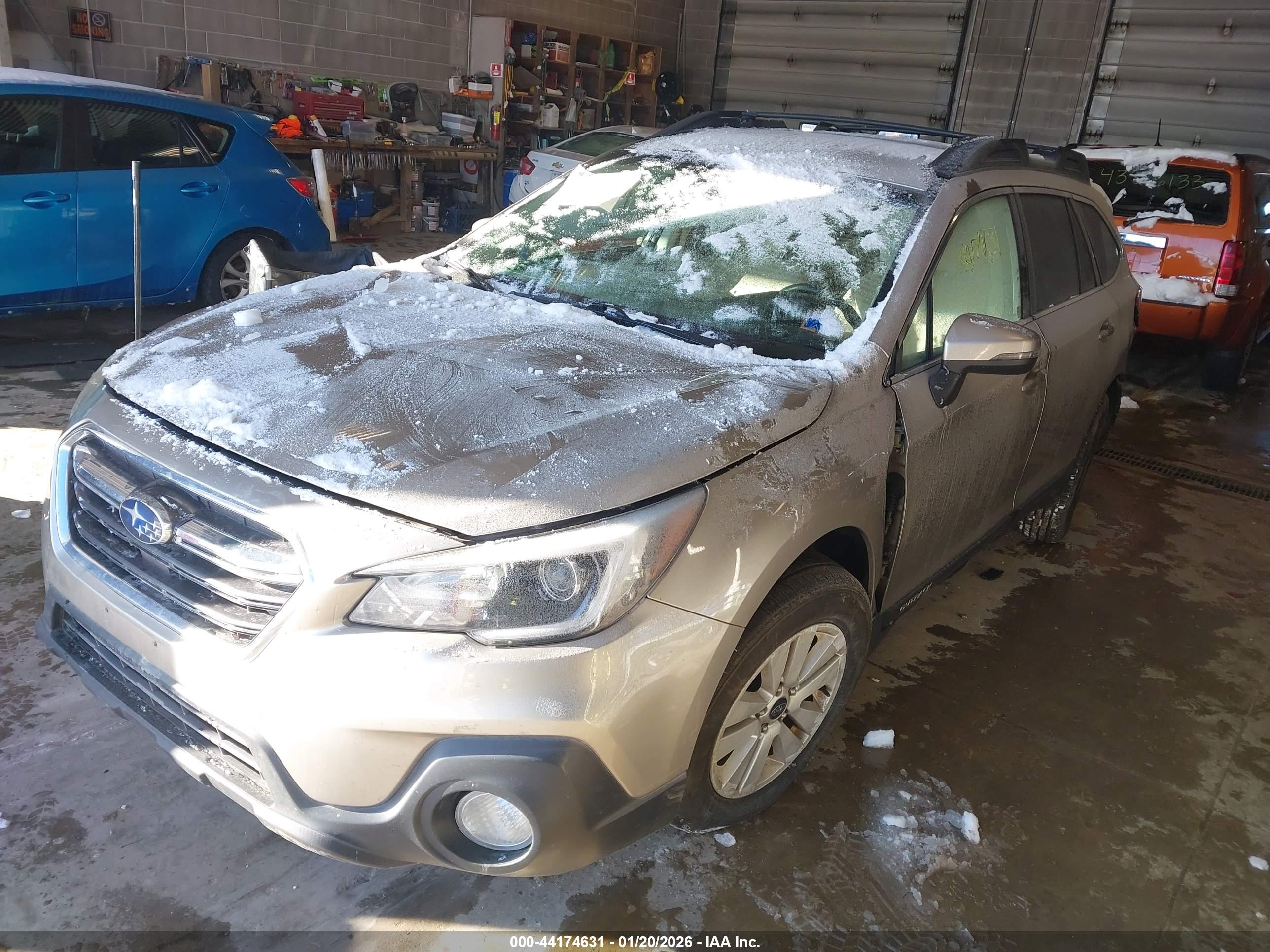 SUBARU OUTBACK image 2