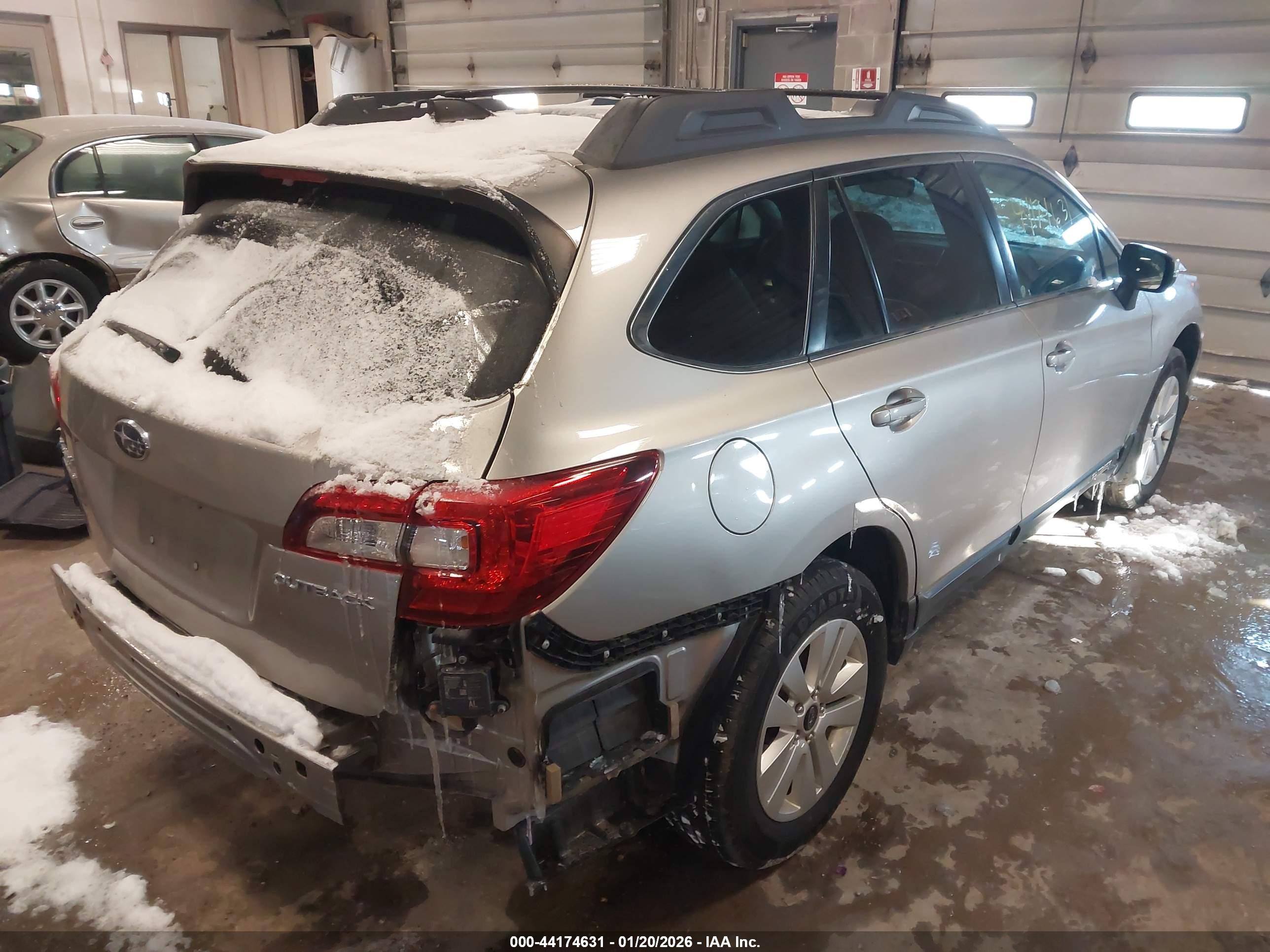 SUBARU OUTBACK image 4