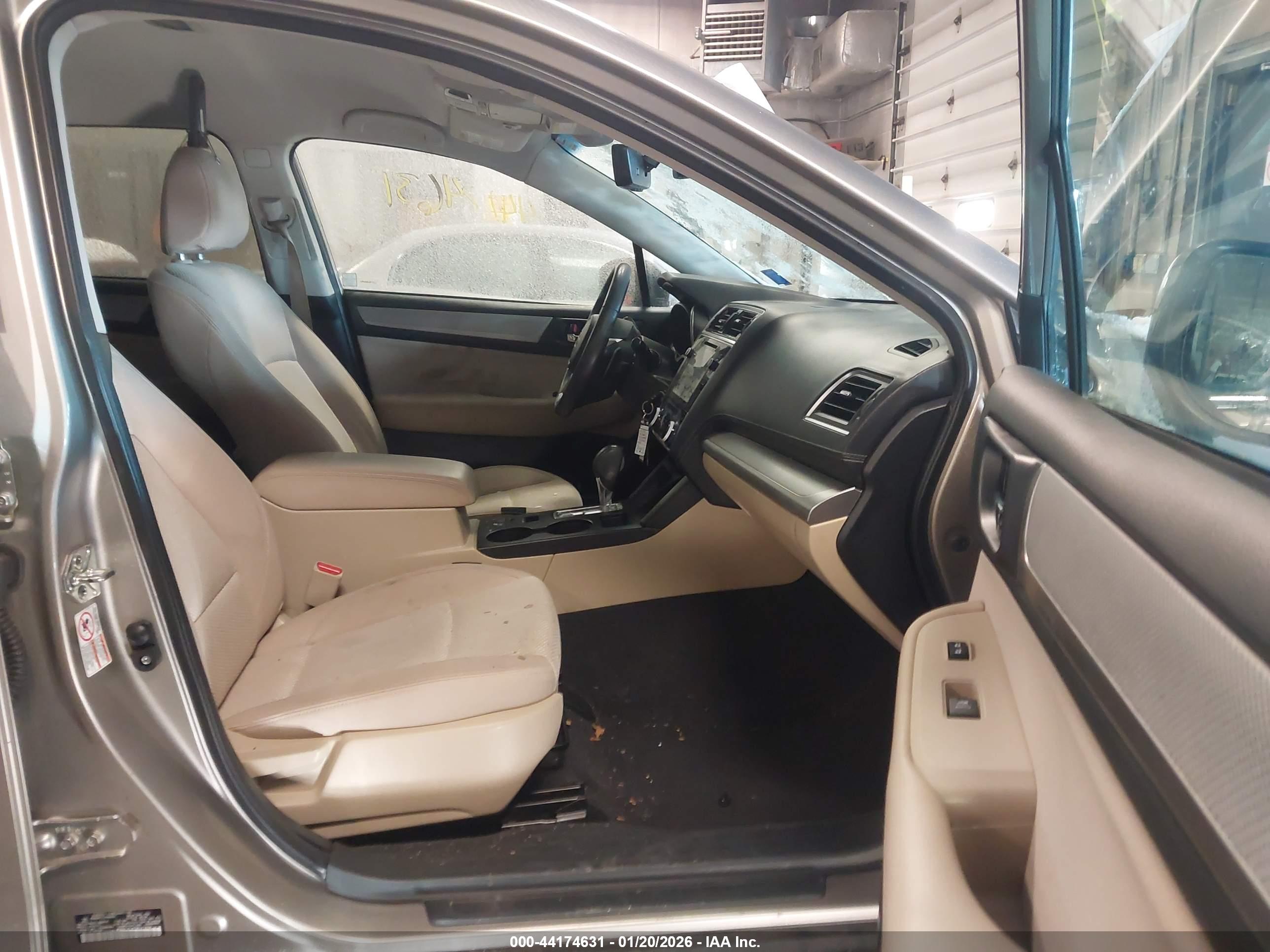 SUBARU OUTBACK image 5
