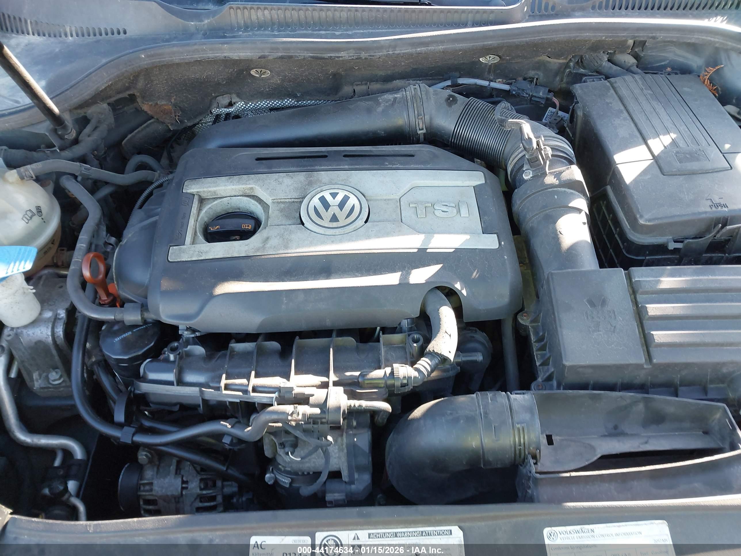 VOLKSWAGEN GTI image 10