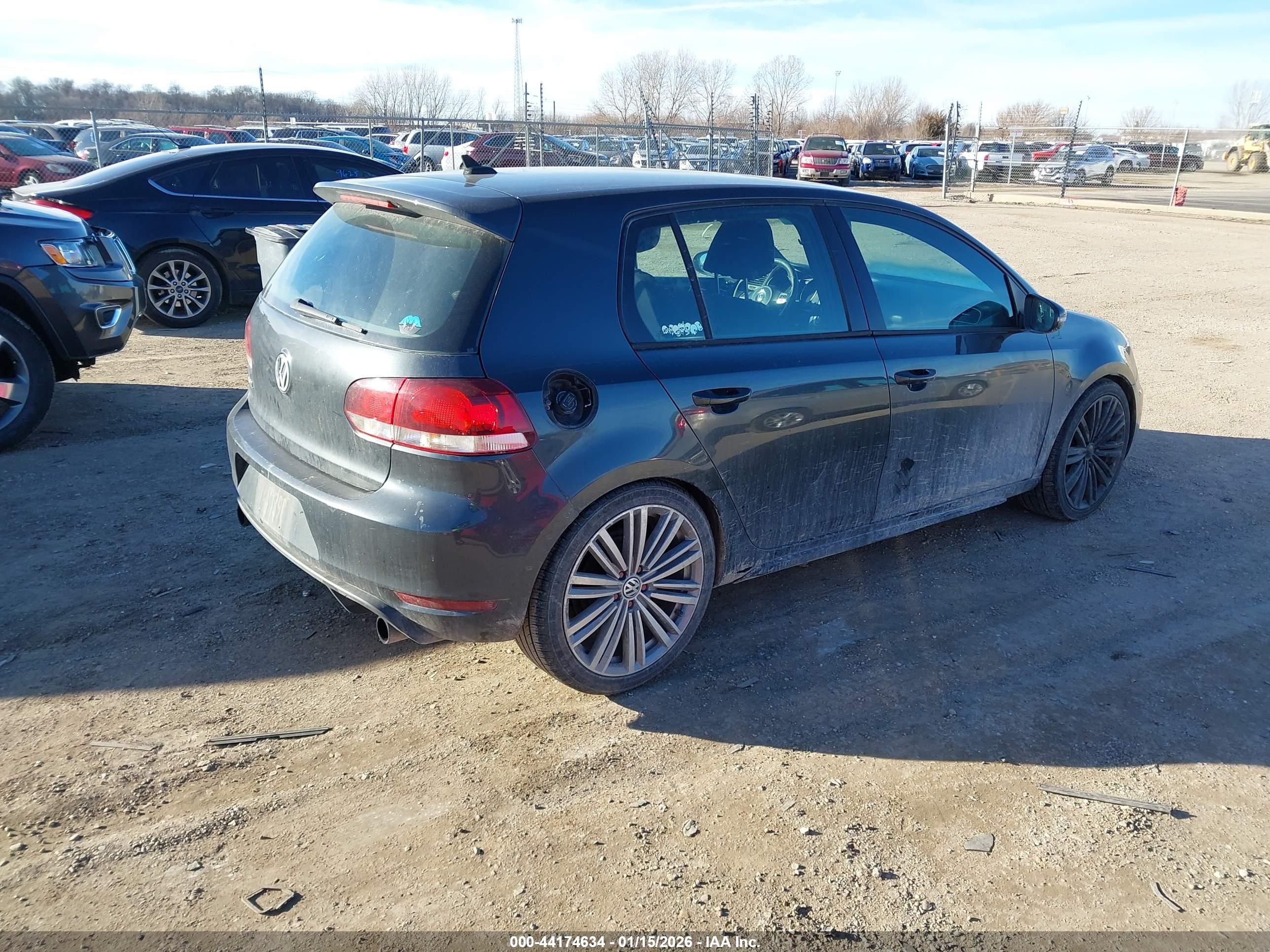 VOLKSWAGEN GTI image 4