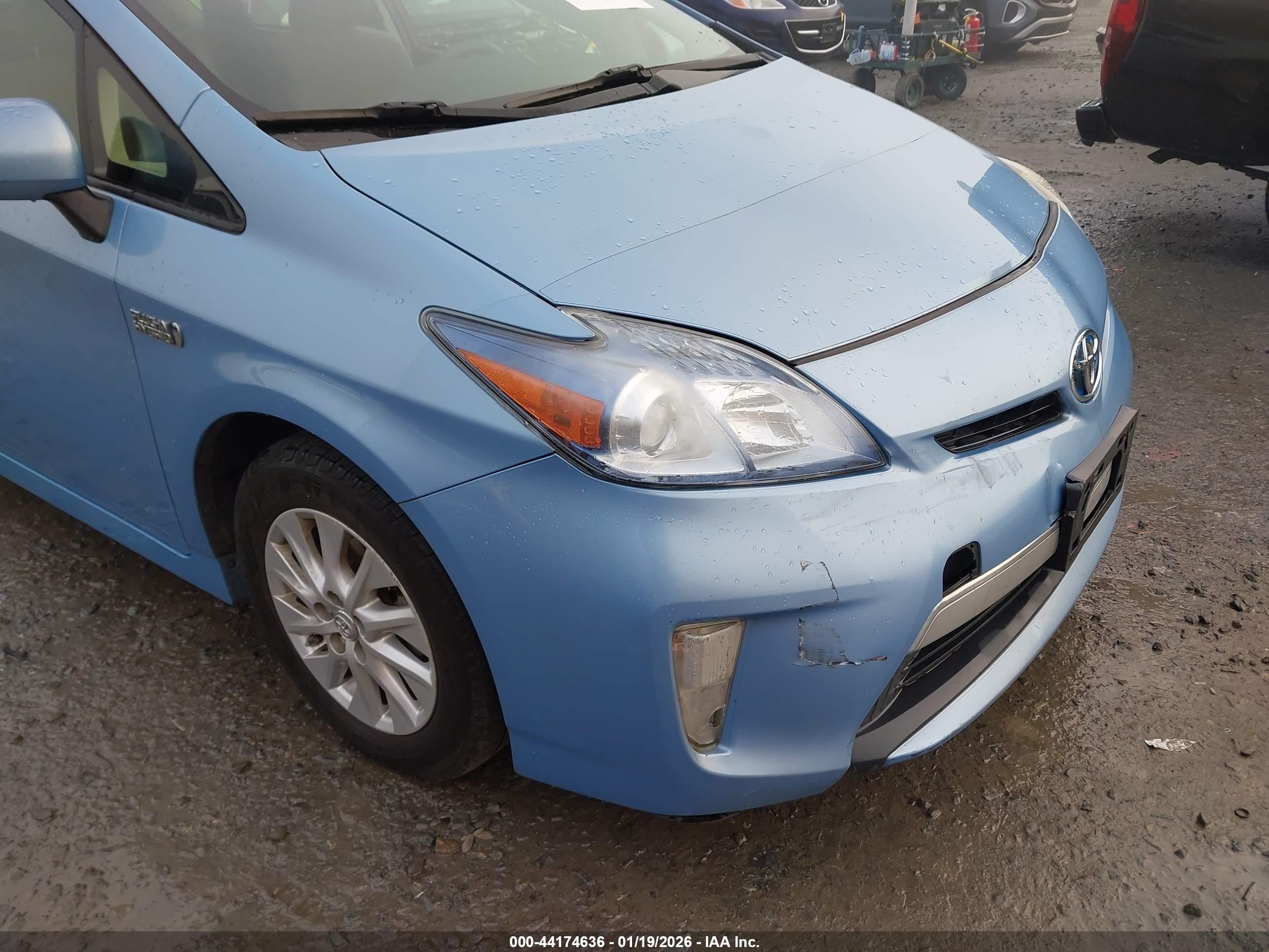 TOYOTA PRIUS image 6