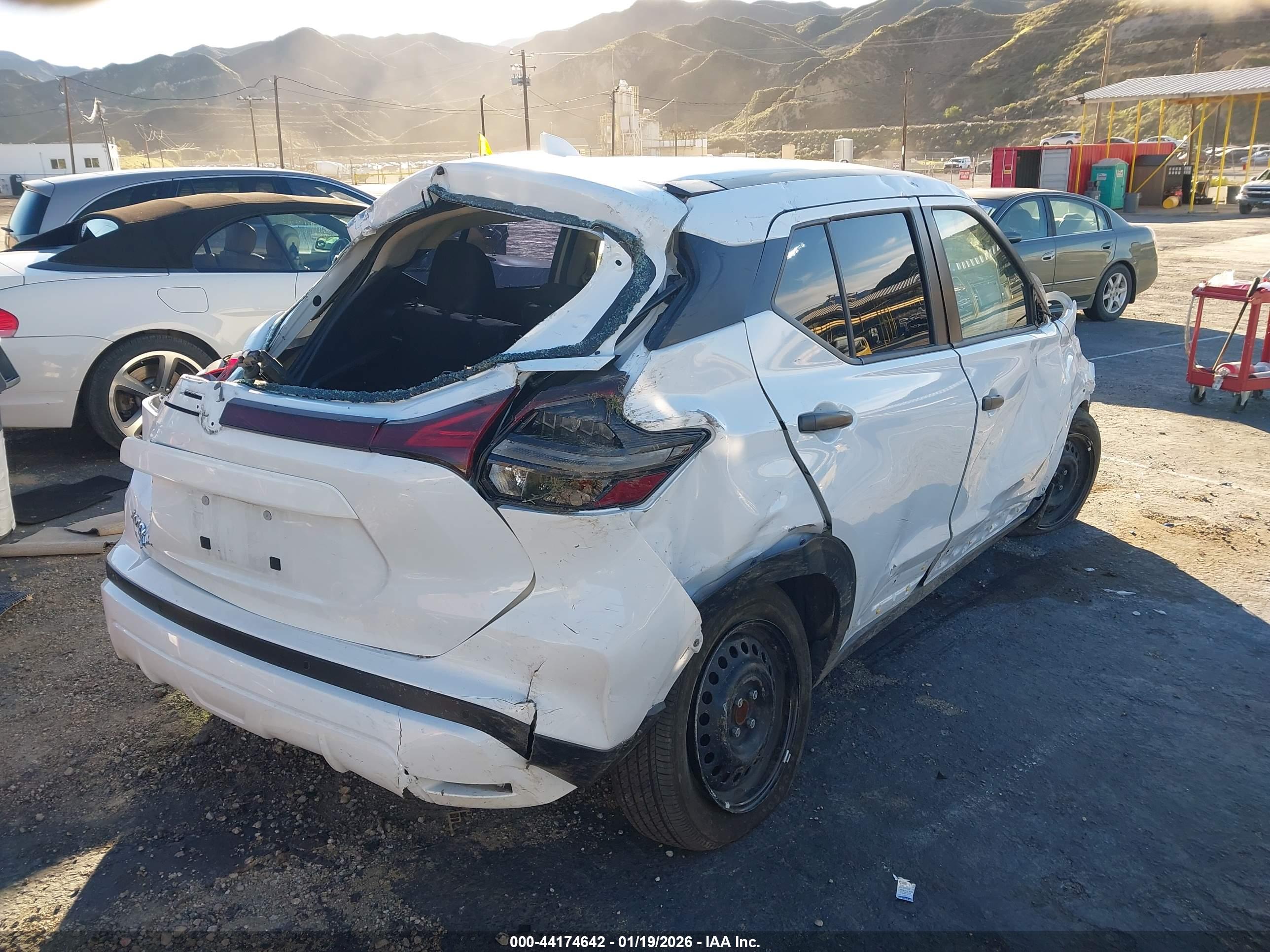 NISSAN KICKS image 4