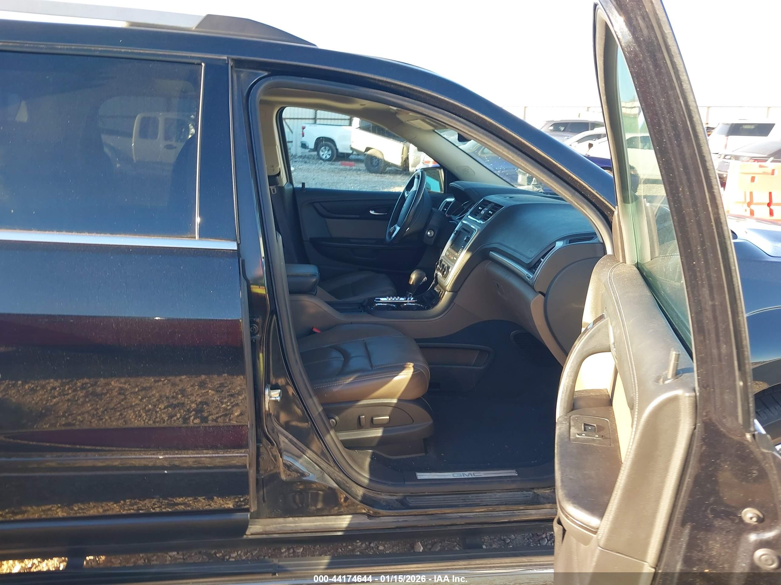 GMC ACADIA image 5
