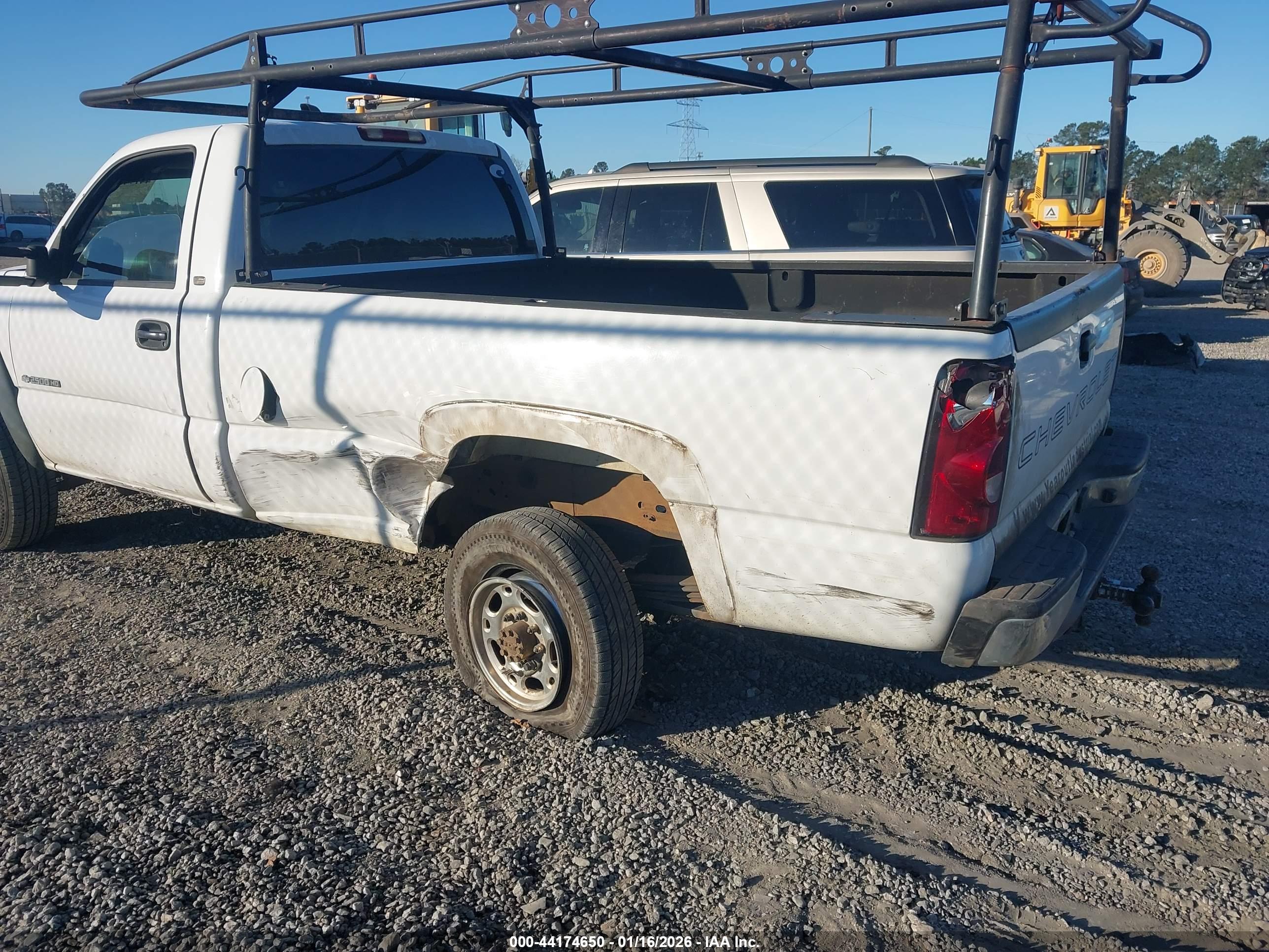 CHEVROLET SILVERADO image 6