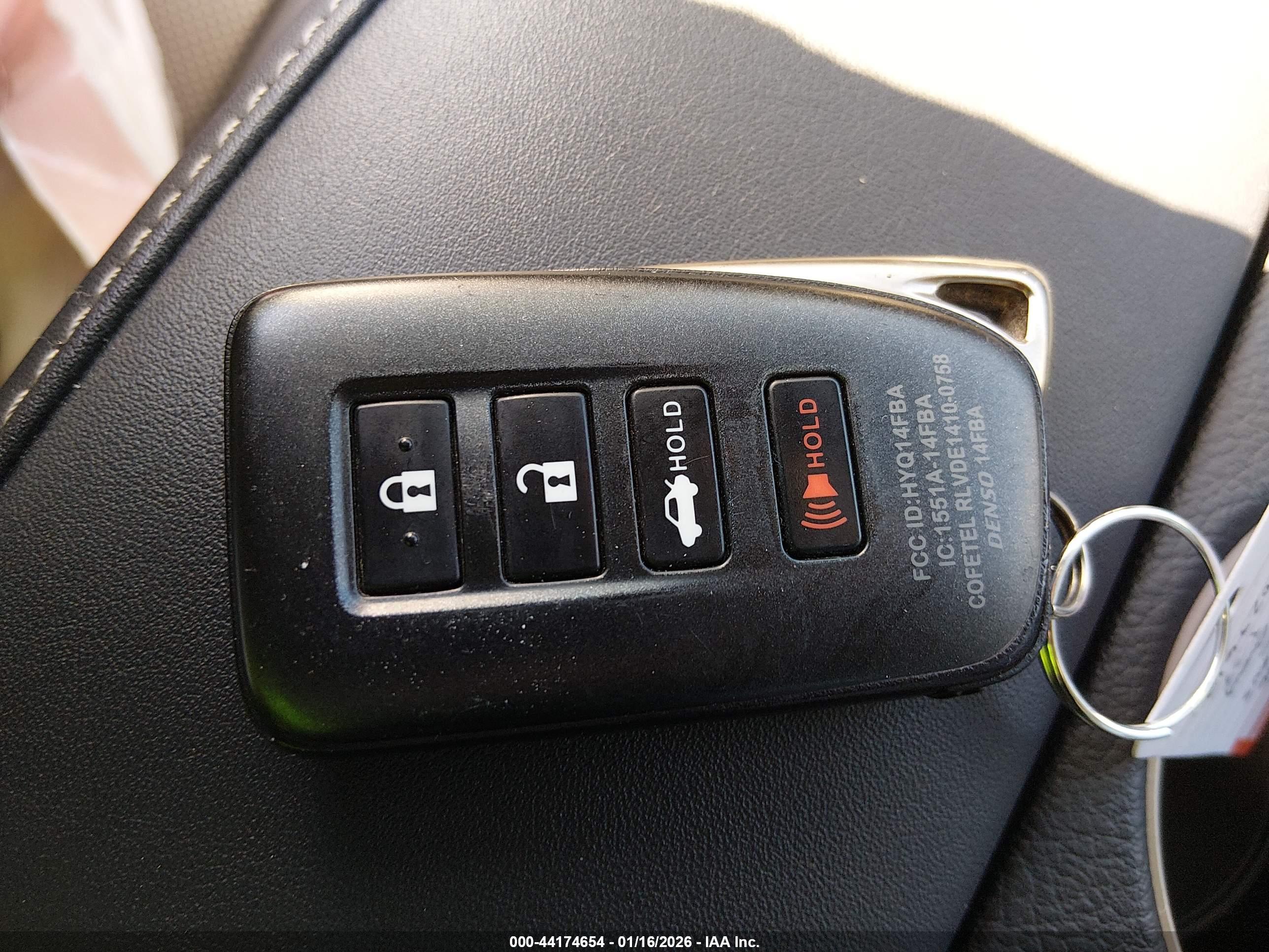 LEXUS IS image 11