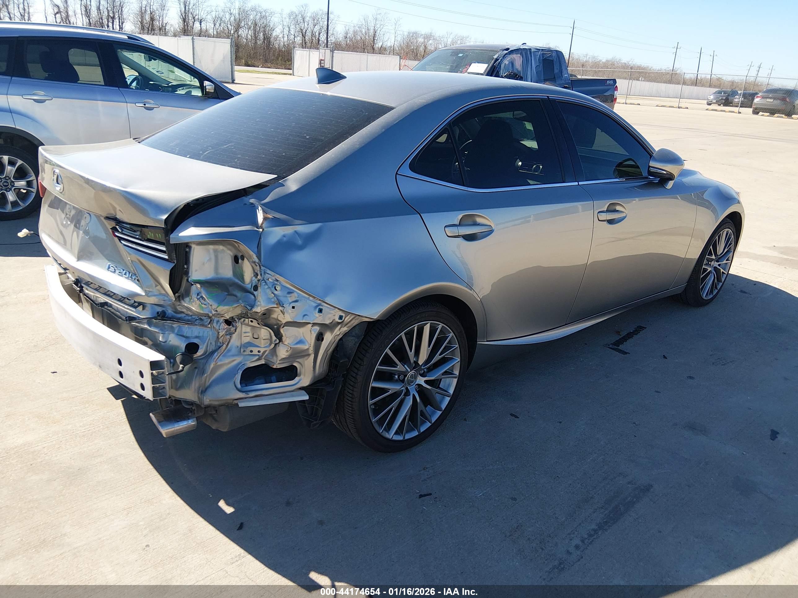 LEXUS IS image 4