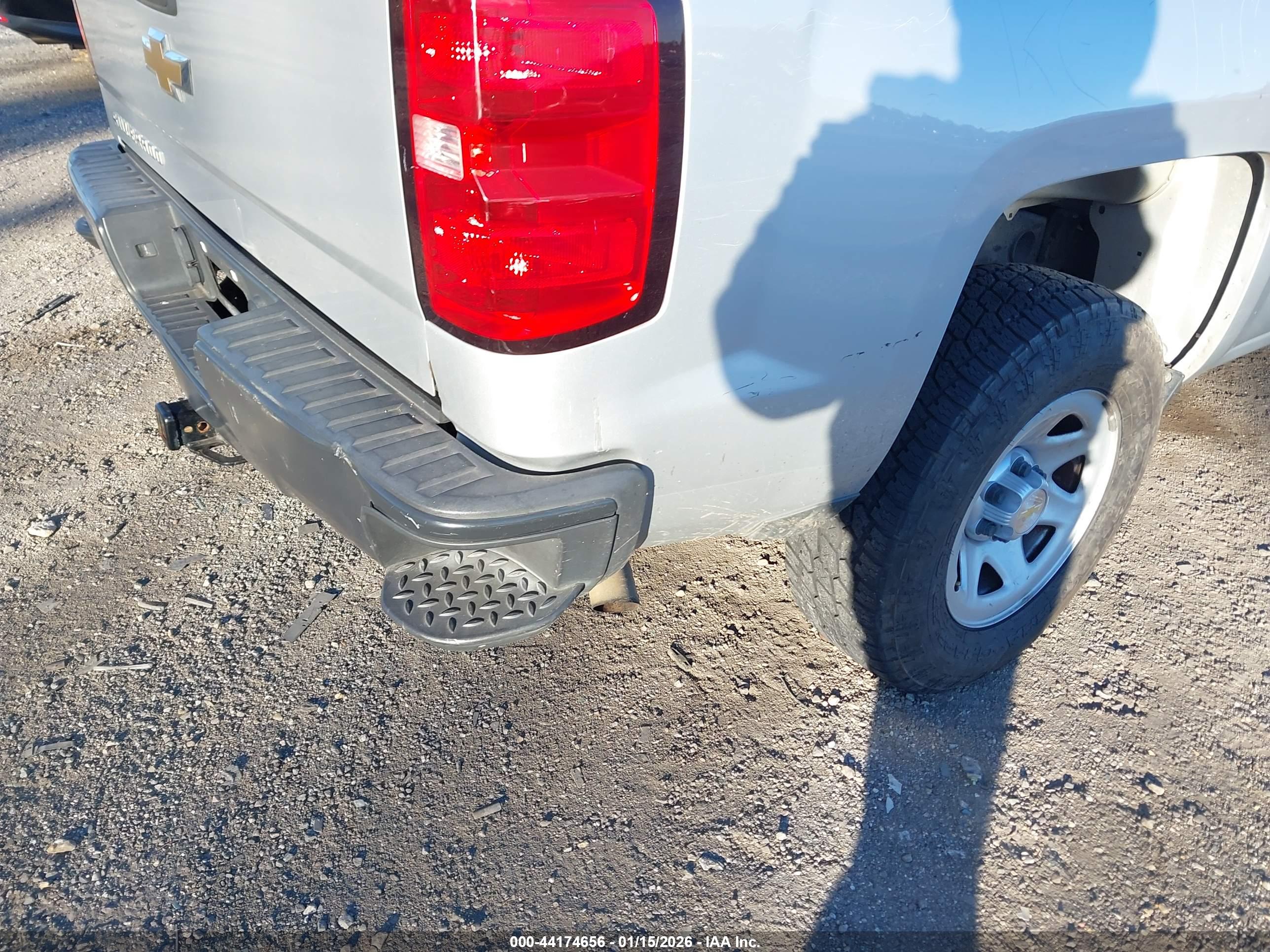 CHEVROLET SILVERADO image 6