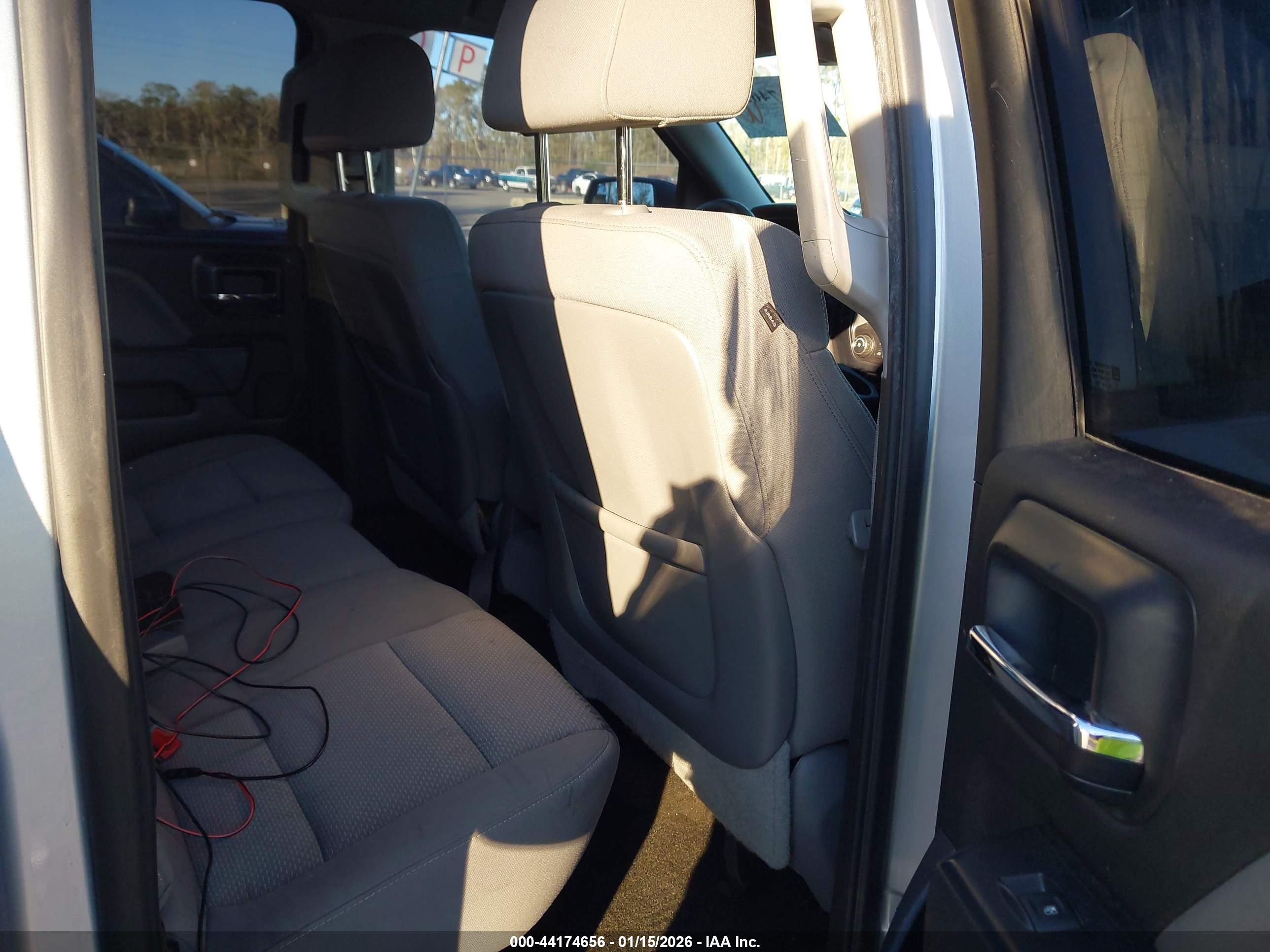 CHEVROLET SILVERADO image 8