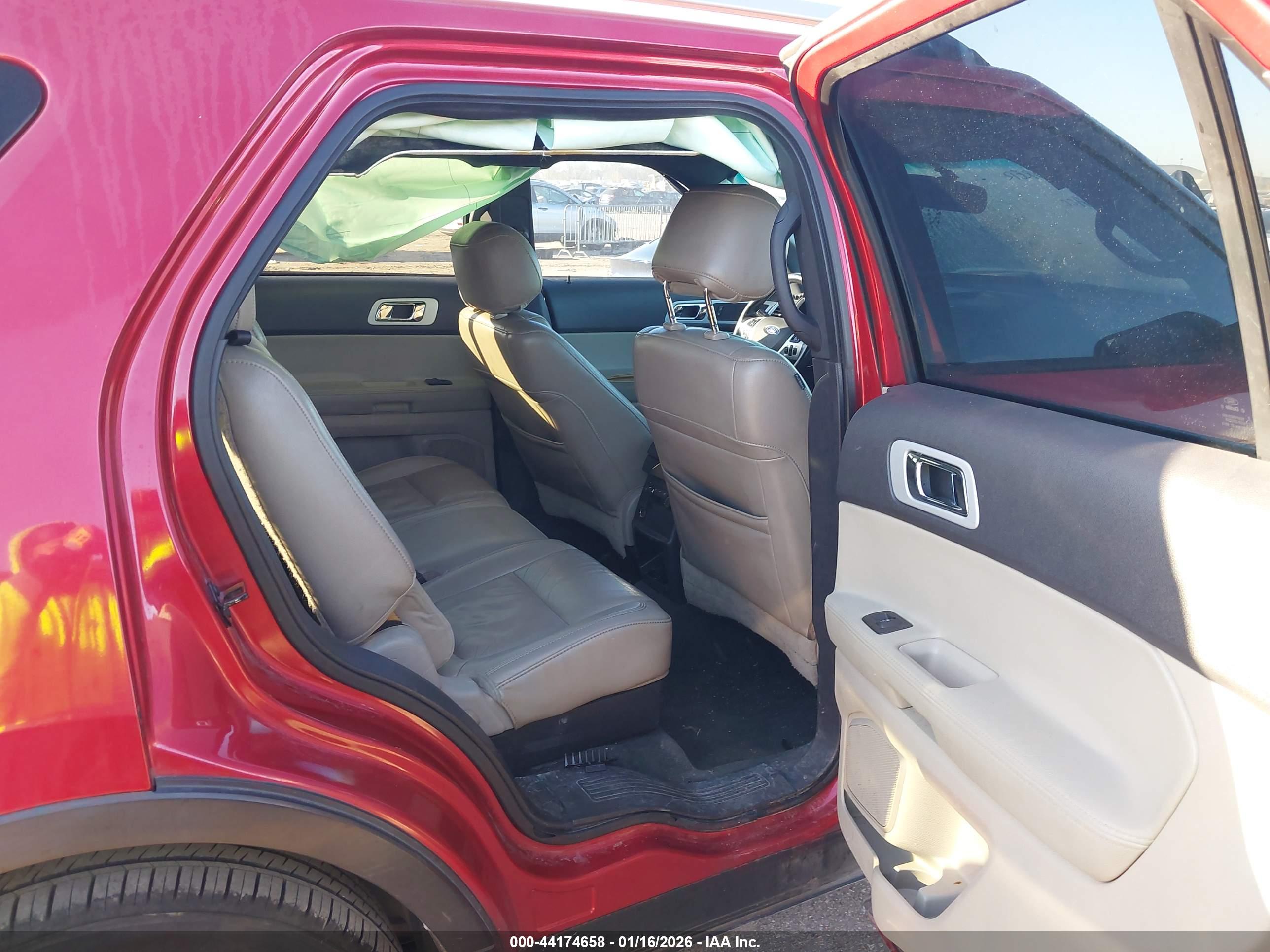 FORD EXPLORER image 8