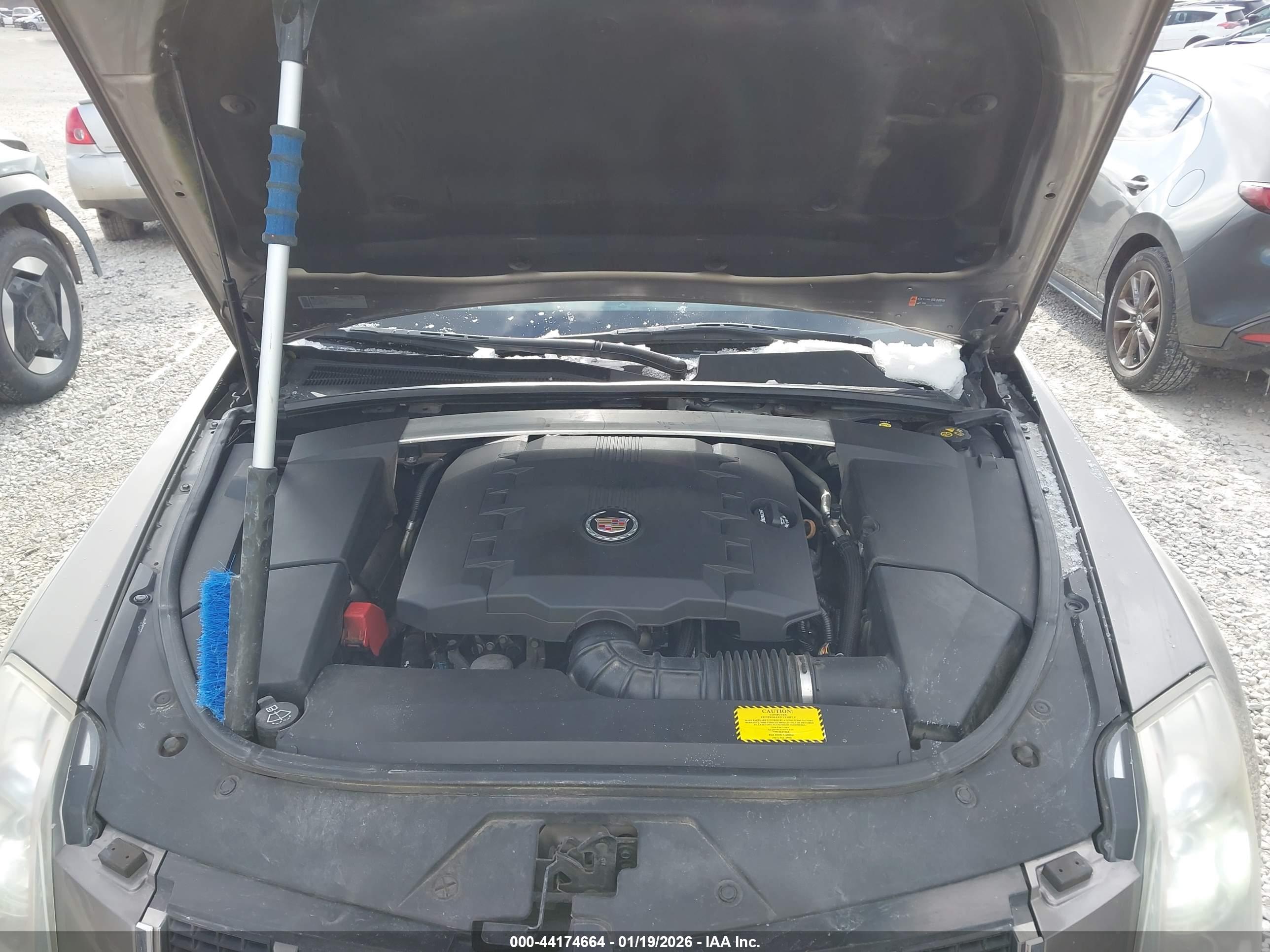 CADILLAC CTS image 10