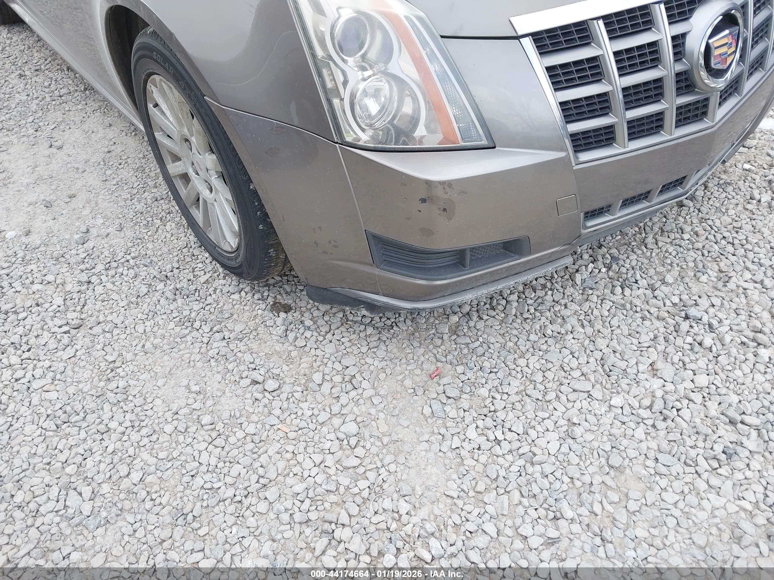 CADILLAC CTS image 6