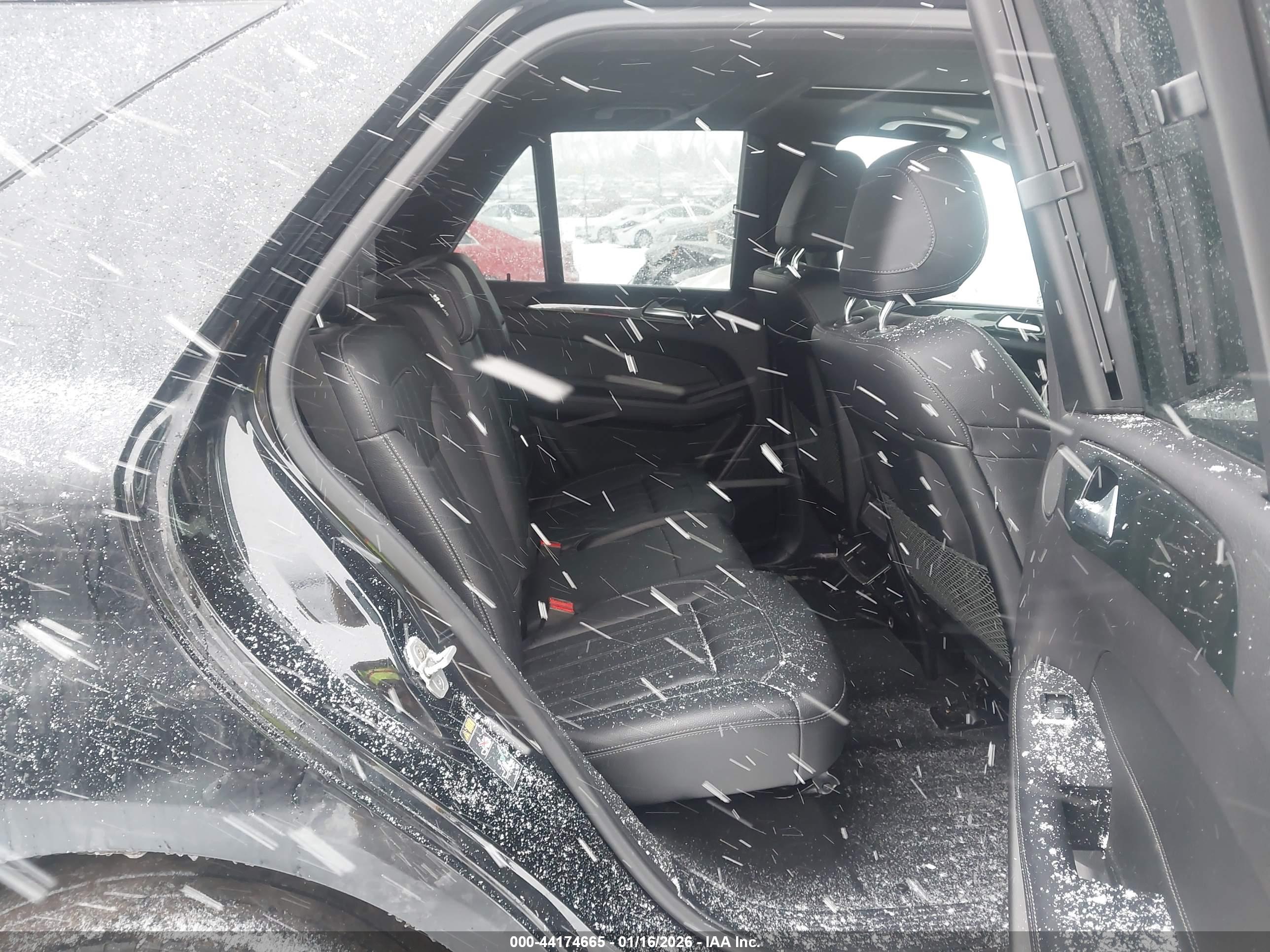MERCEDES-BENZ GLE image 8