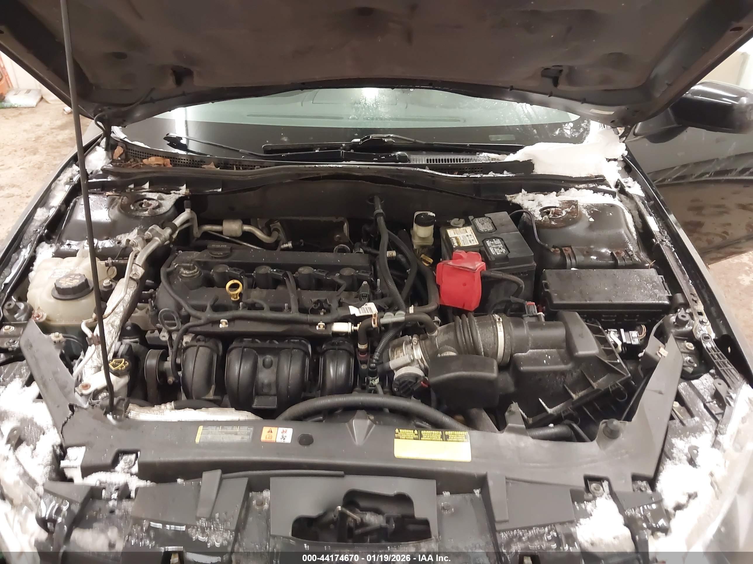 FORD FUSION image 10