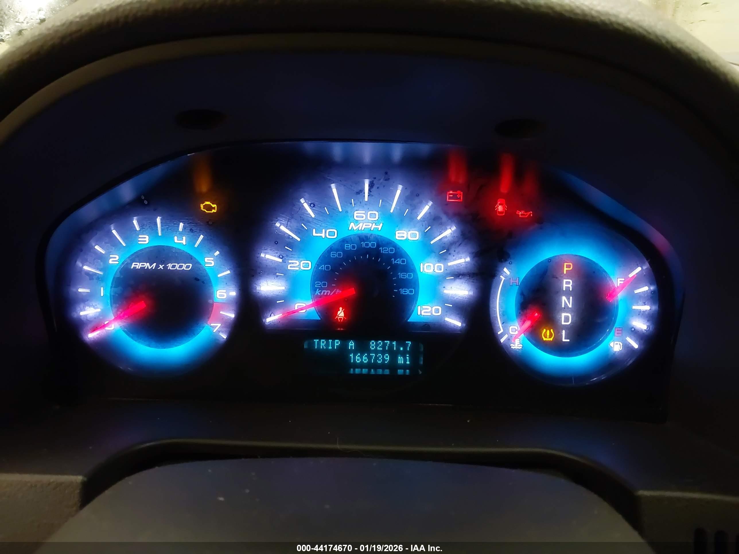 FORD FUSION image 7