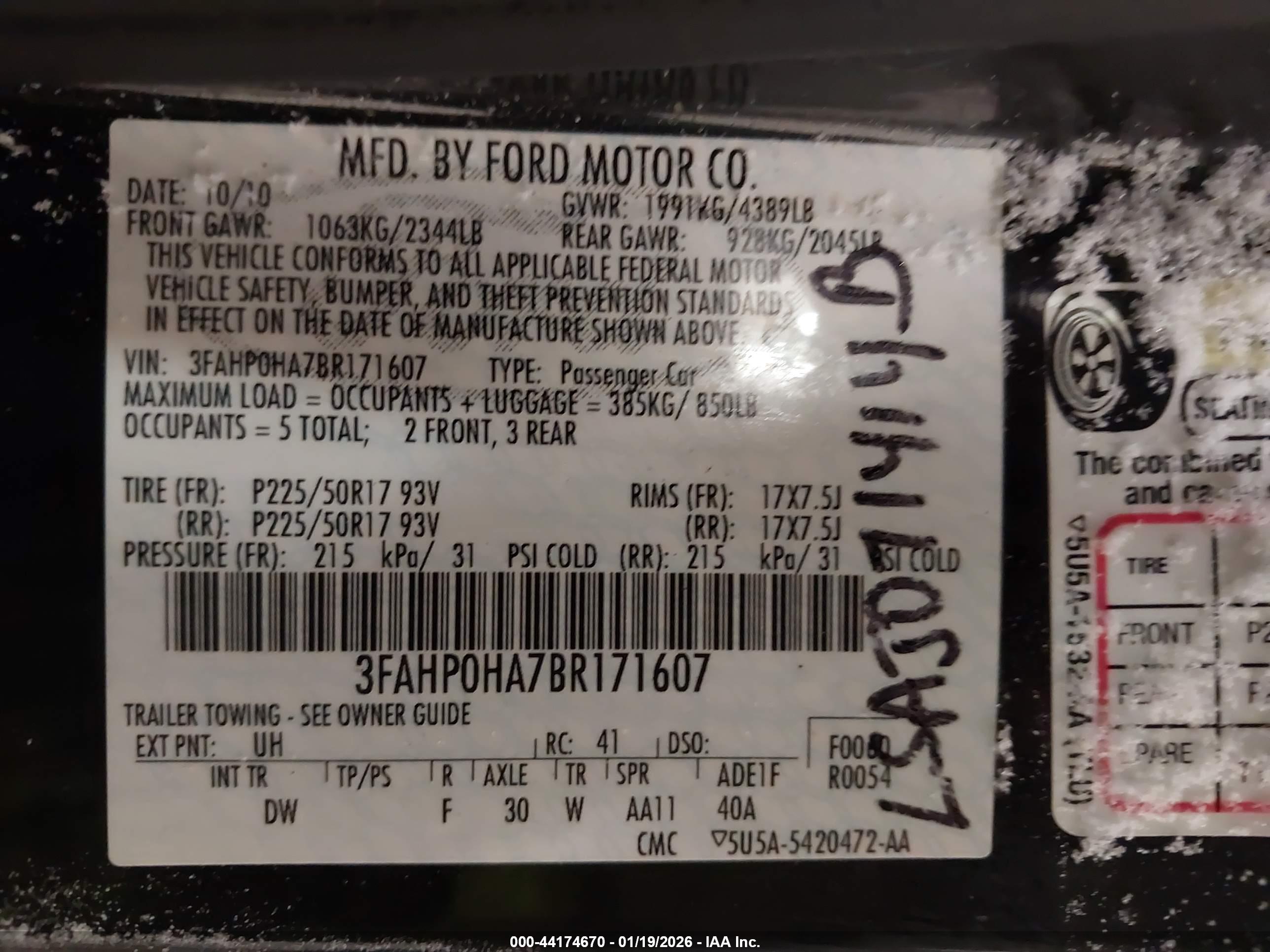 FORD FUSION image 9