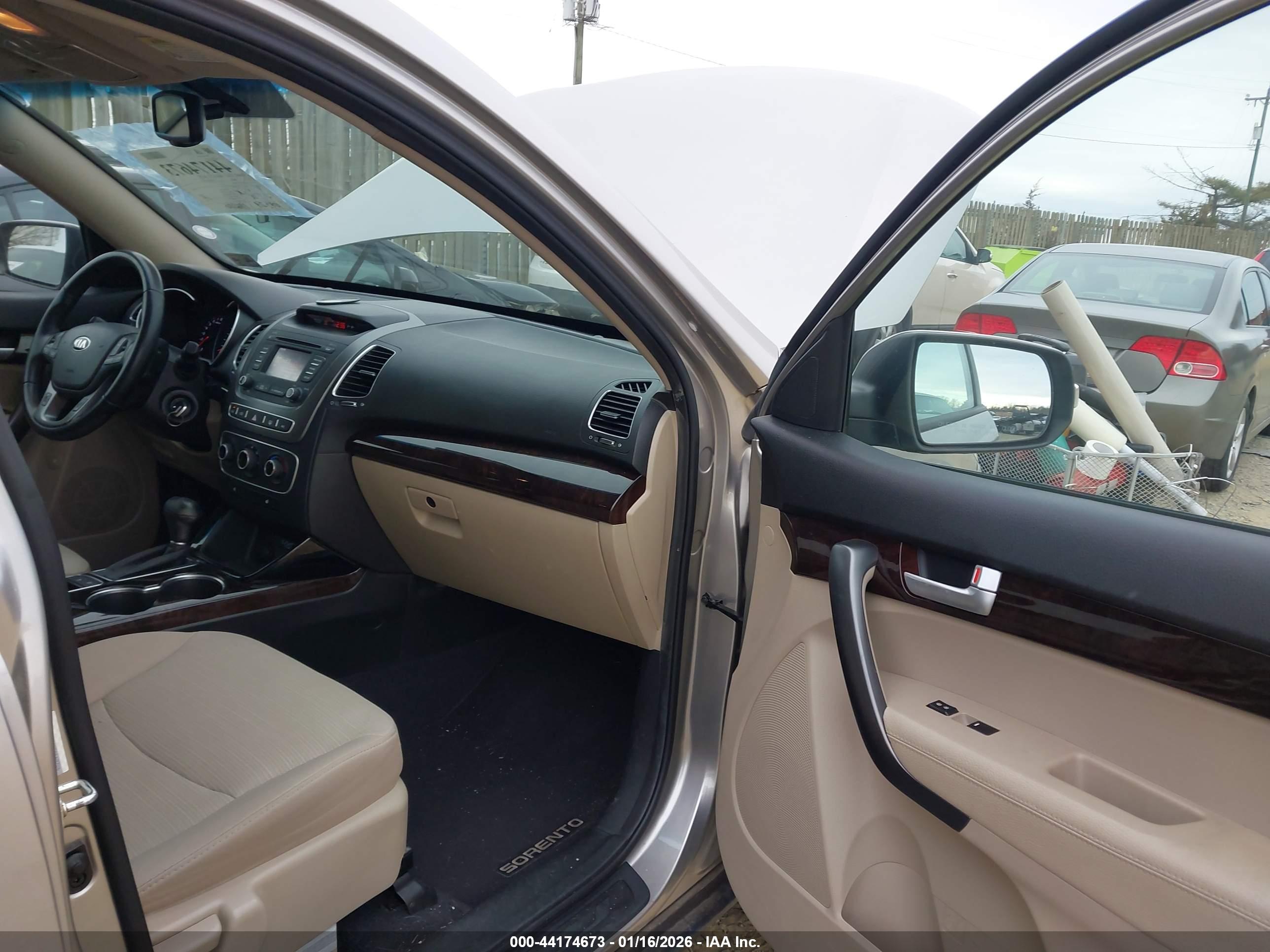 KIA SORENTO image 5