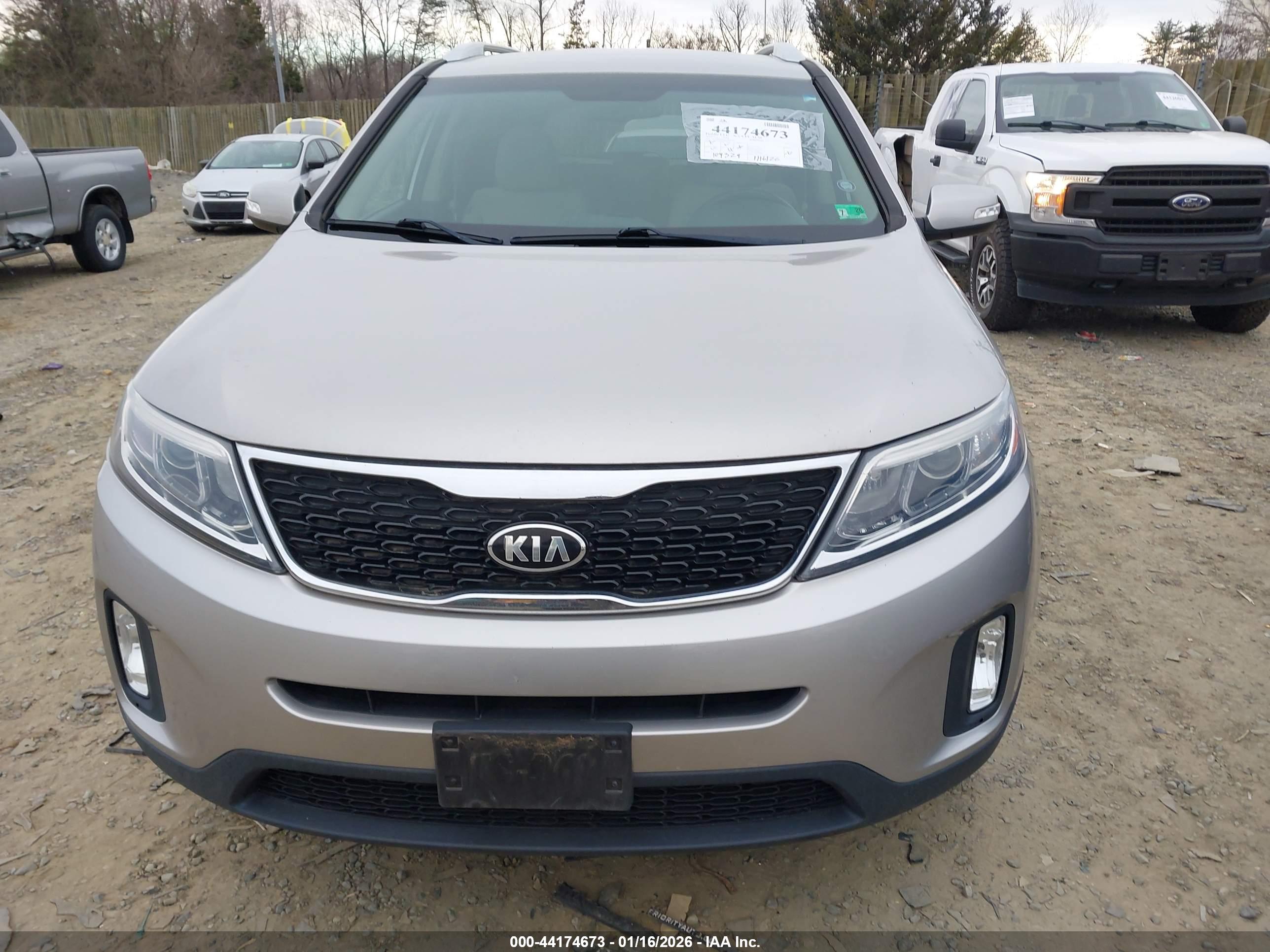 KIA SORENTO image 6