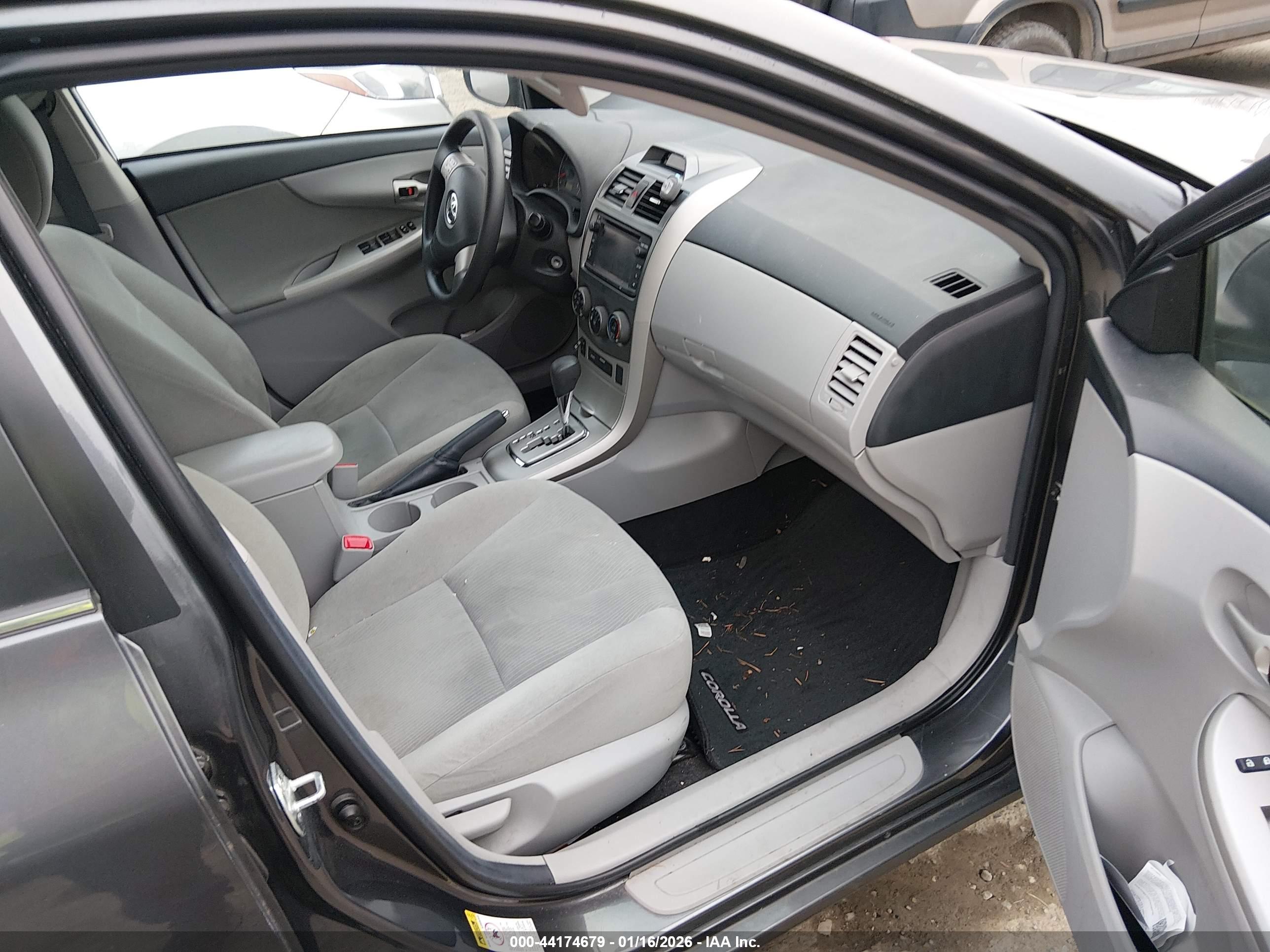 TOYOTA COROLLA image 5