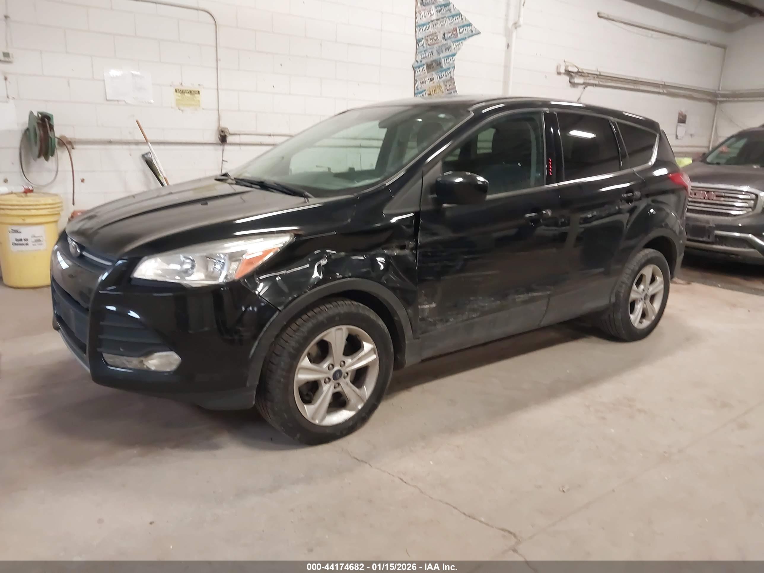 FORD ESCAPE image 2