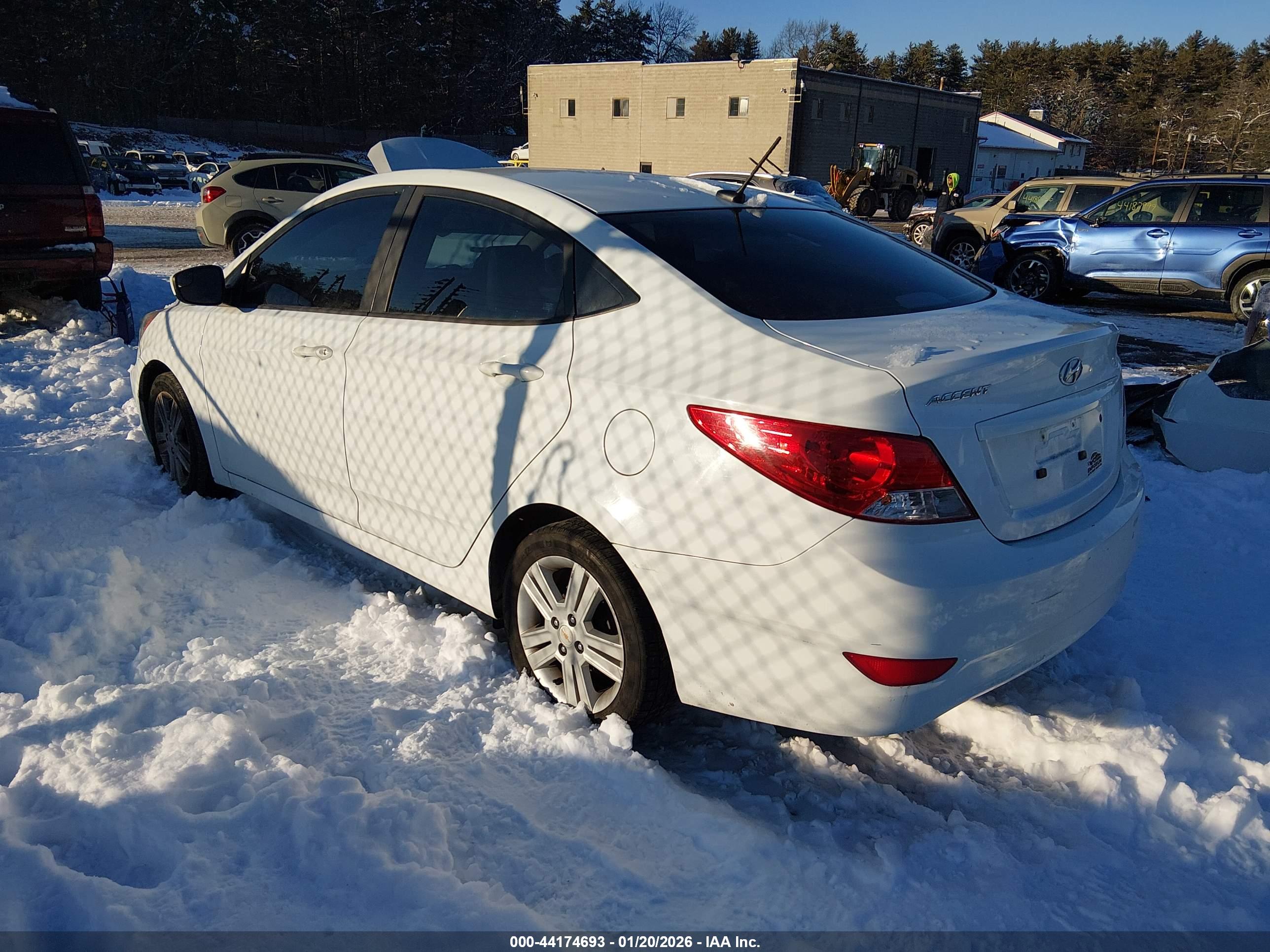 HYUNDAI ACCENT image 3