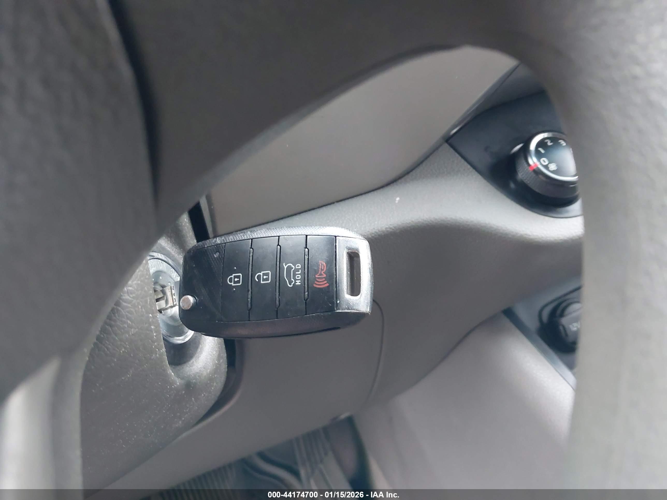 KIA SPORTAGE image 11