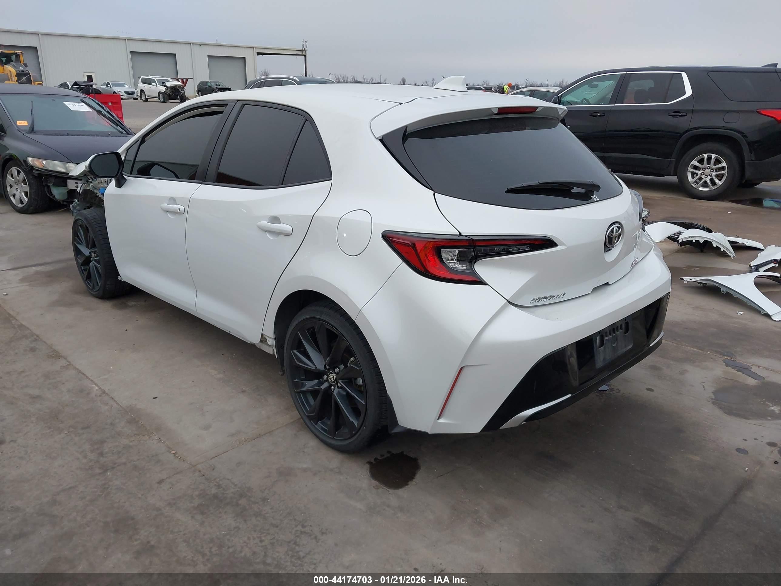 TOYOTA COROLLA image 3