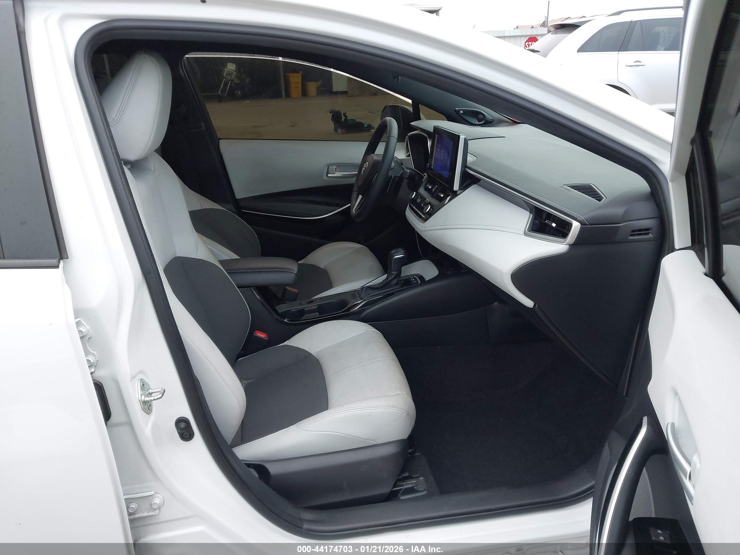 TOYOTA COROLLA image 5