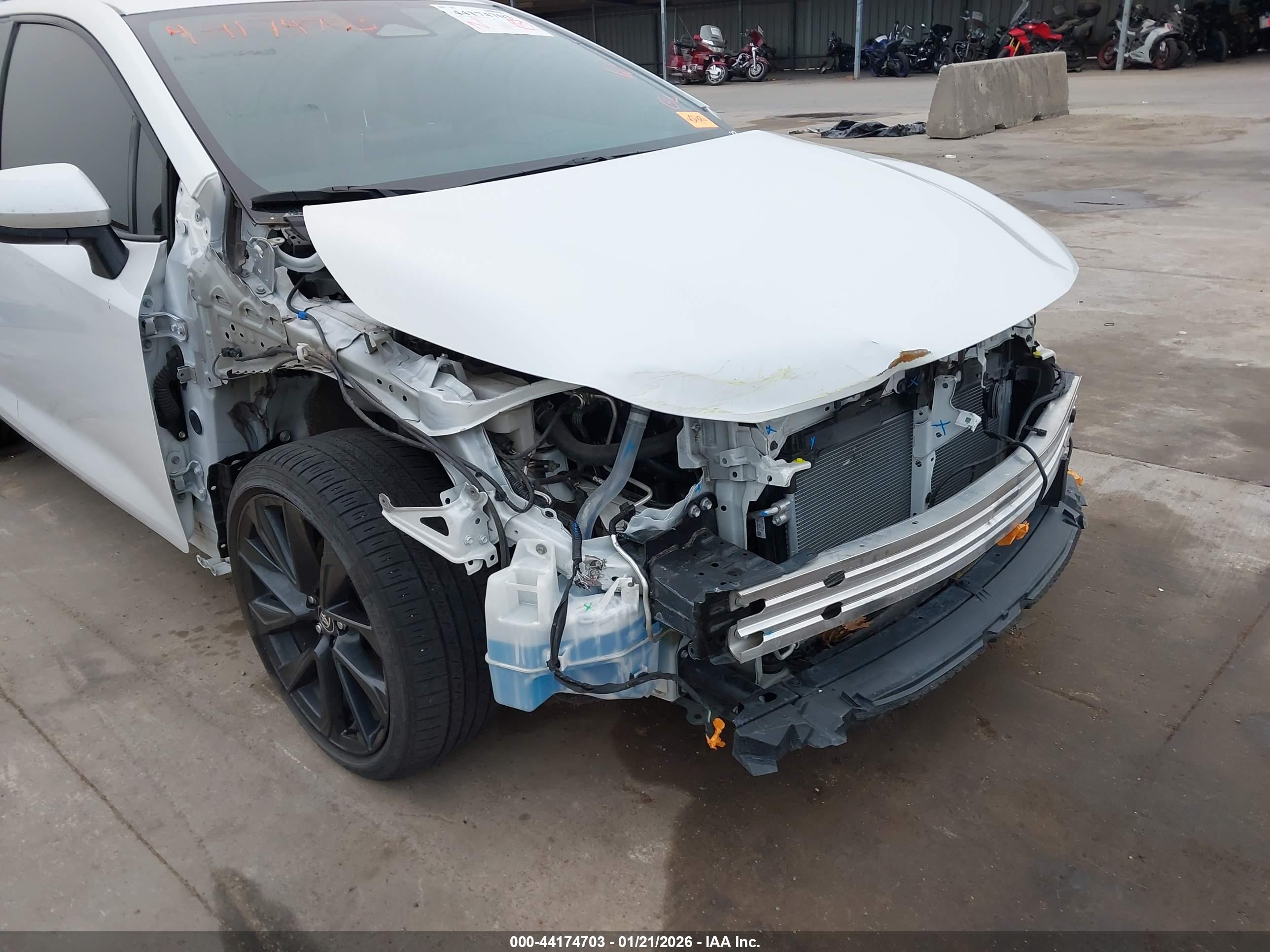TOYOTA COROLLA image 6