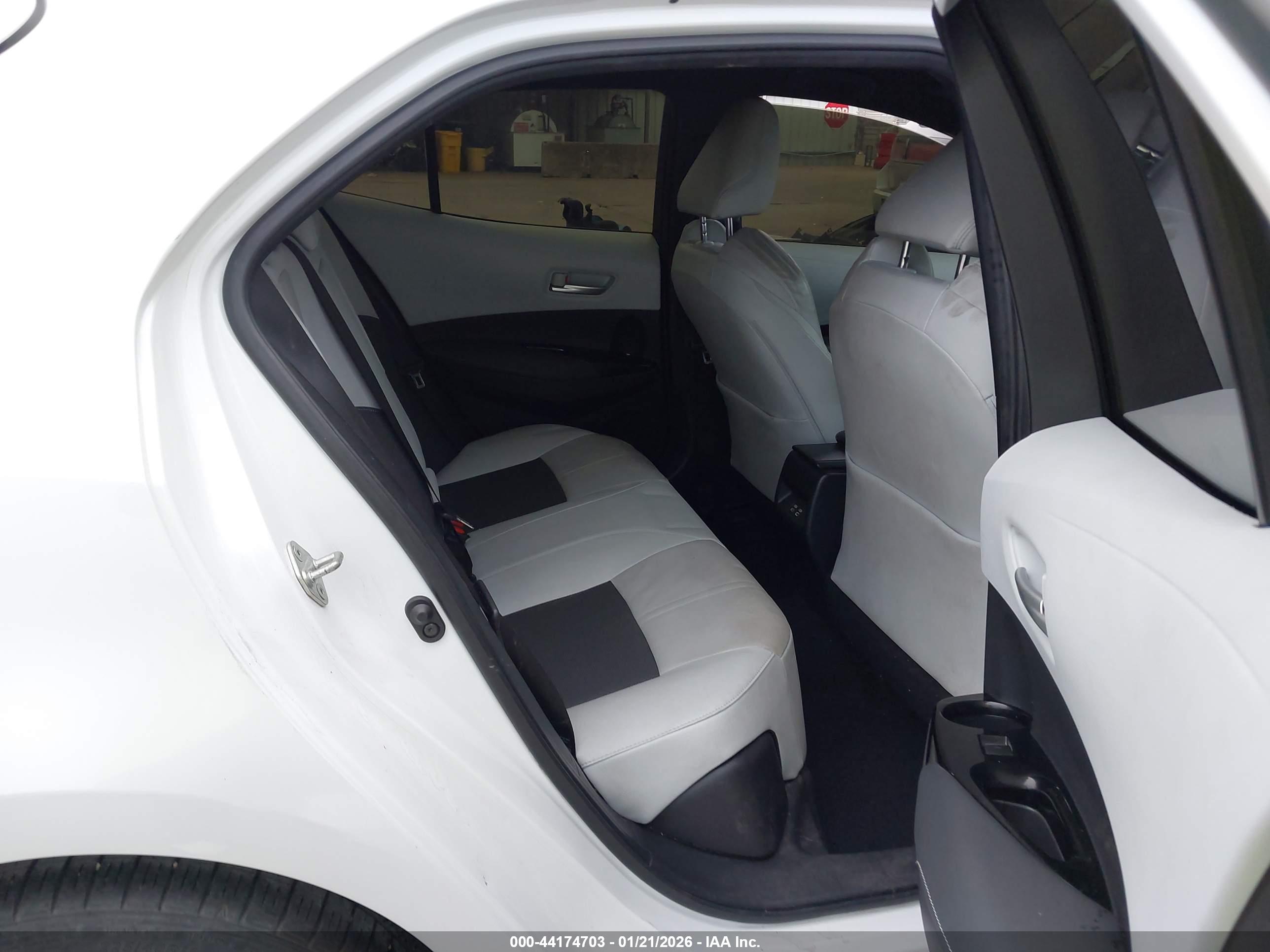 TOYOTA COROLLA image 8