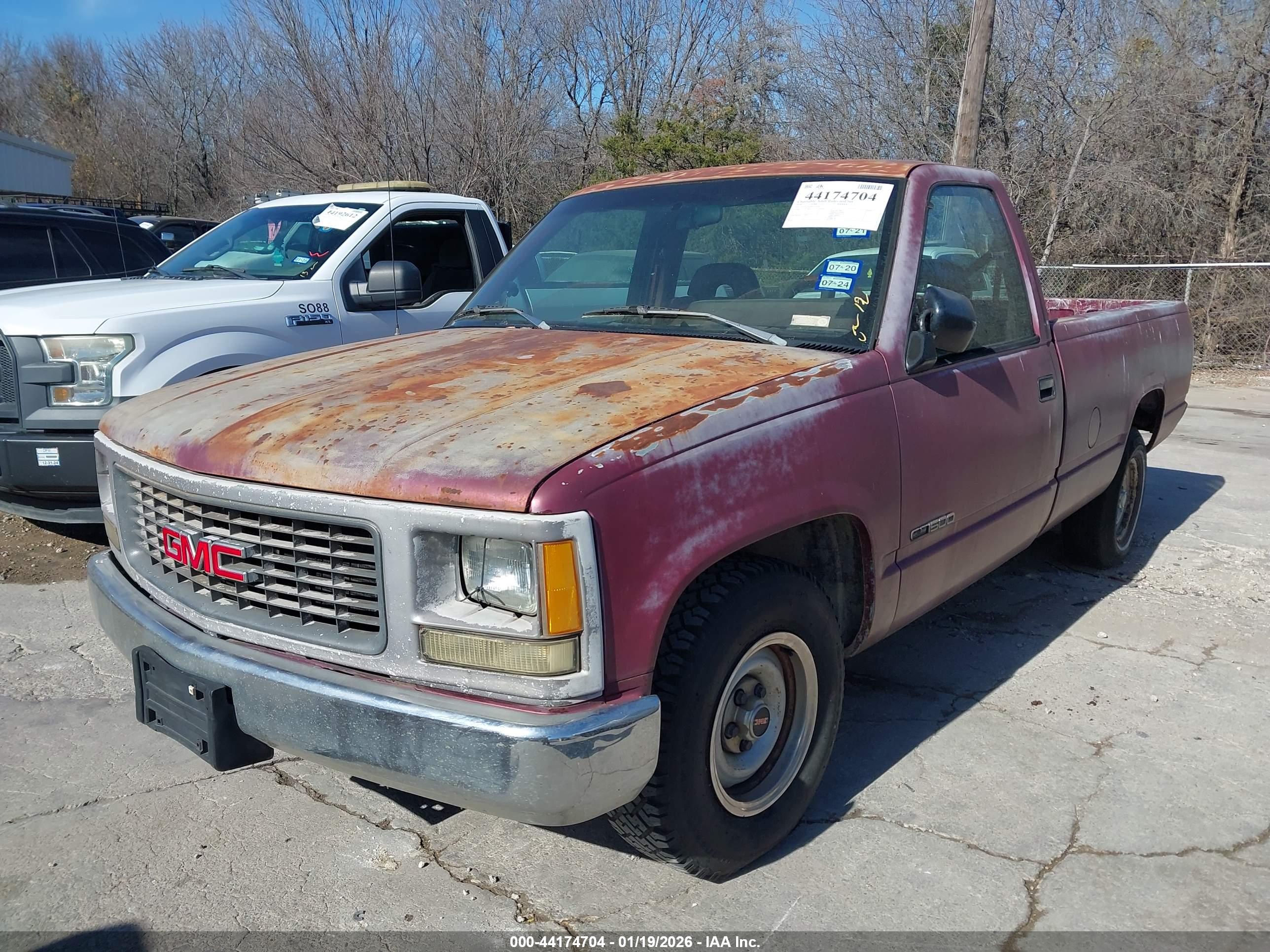 GMC SIERRA image 2