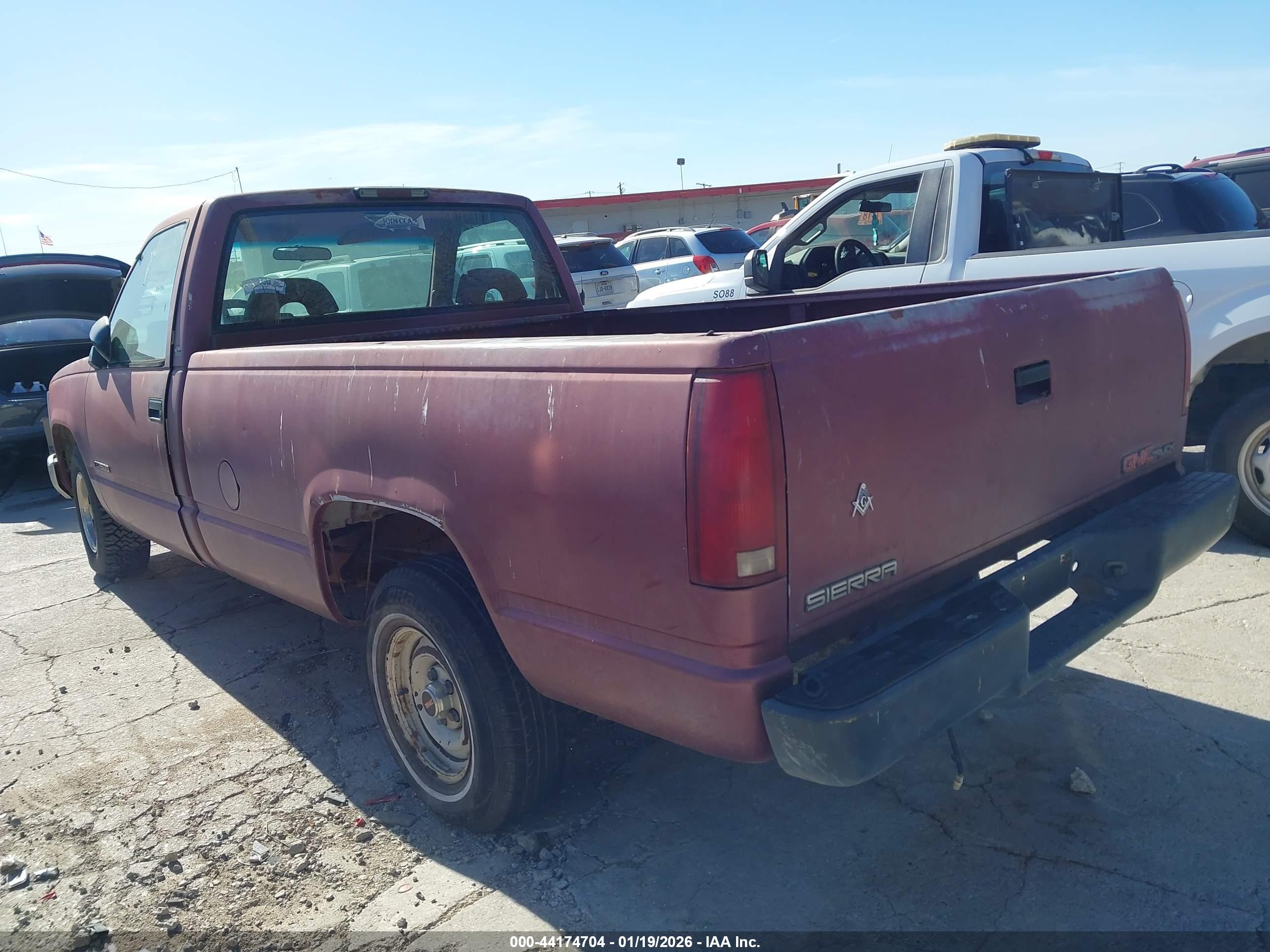 GMC SIERRA image 3