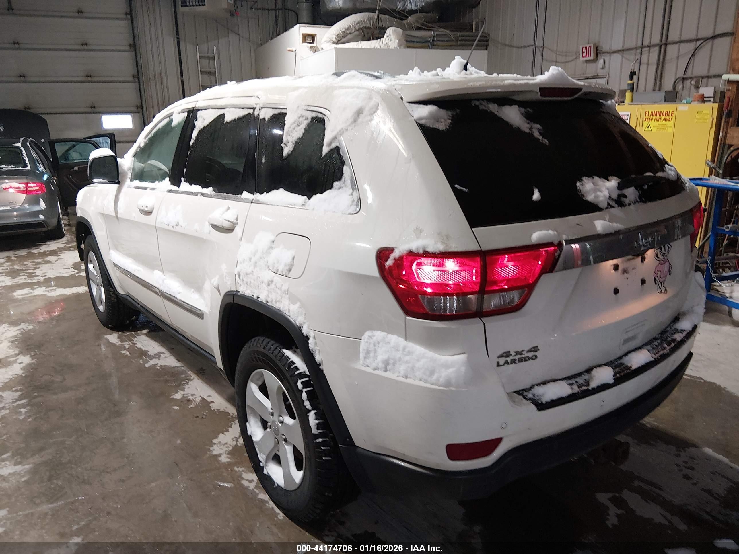 JEEP GRAND image 3