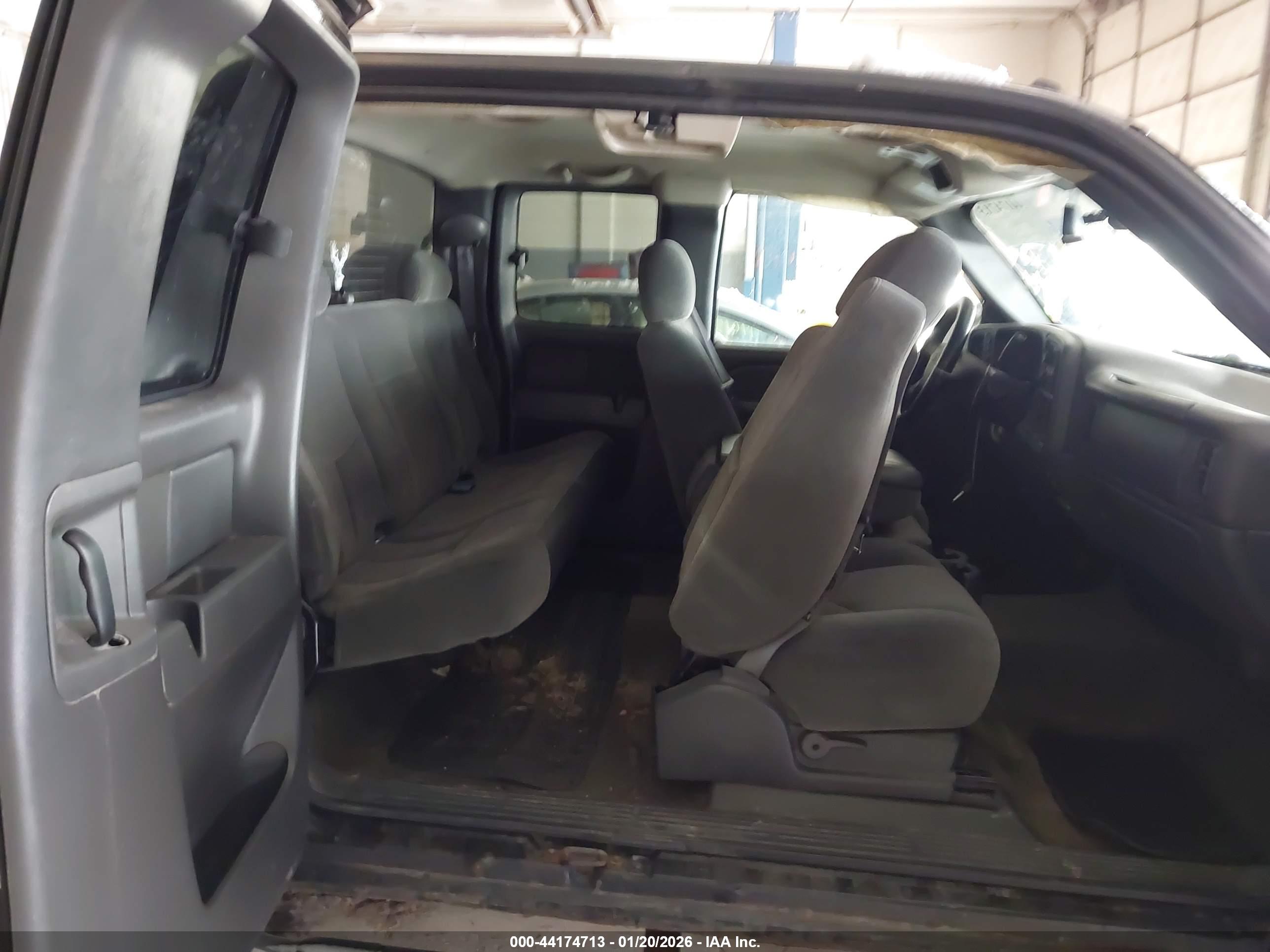 CHEVROLET SILVERADO image 8