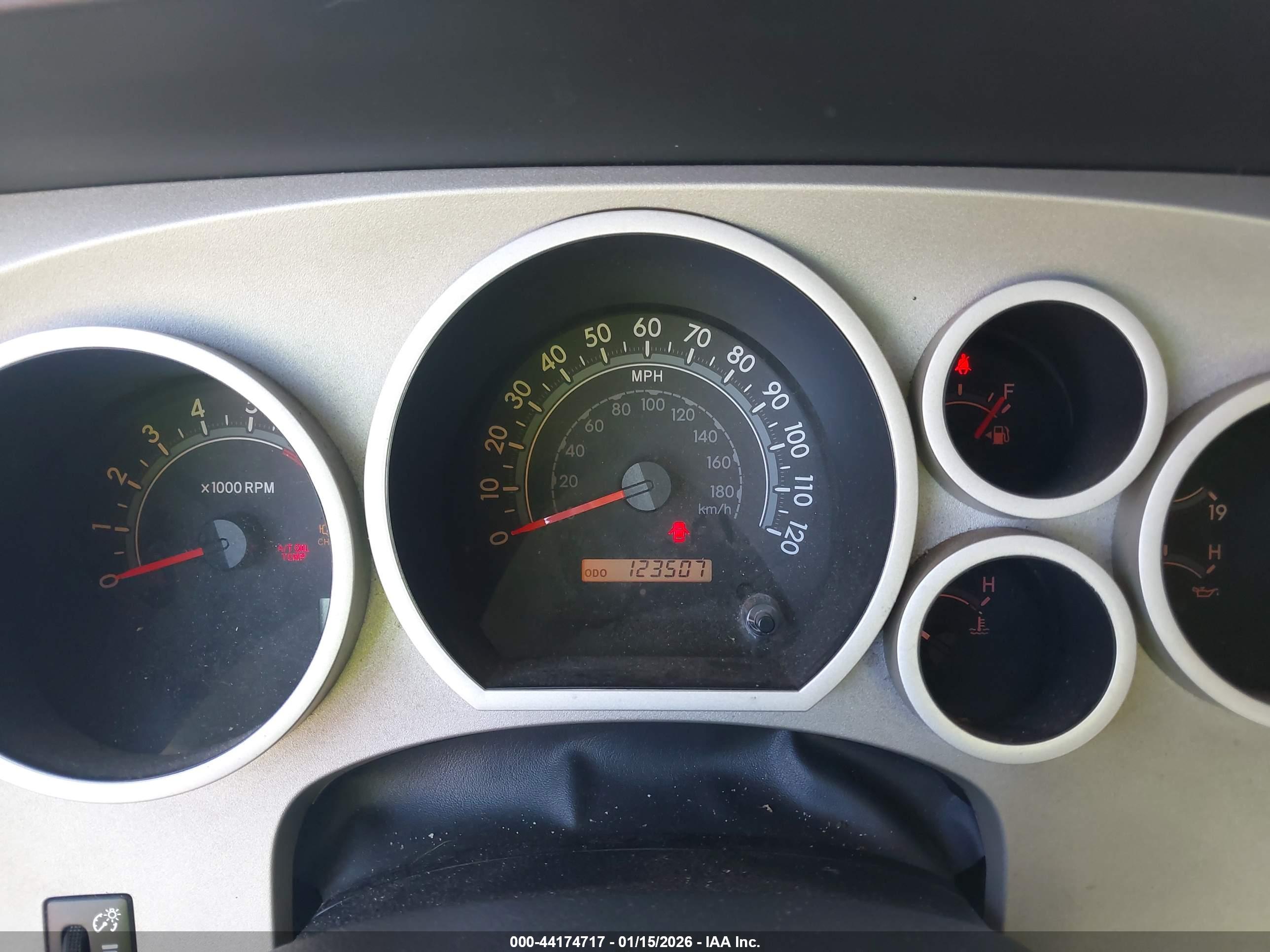 TOYOTA TUNDRA image 7