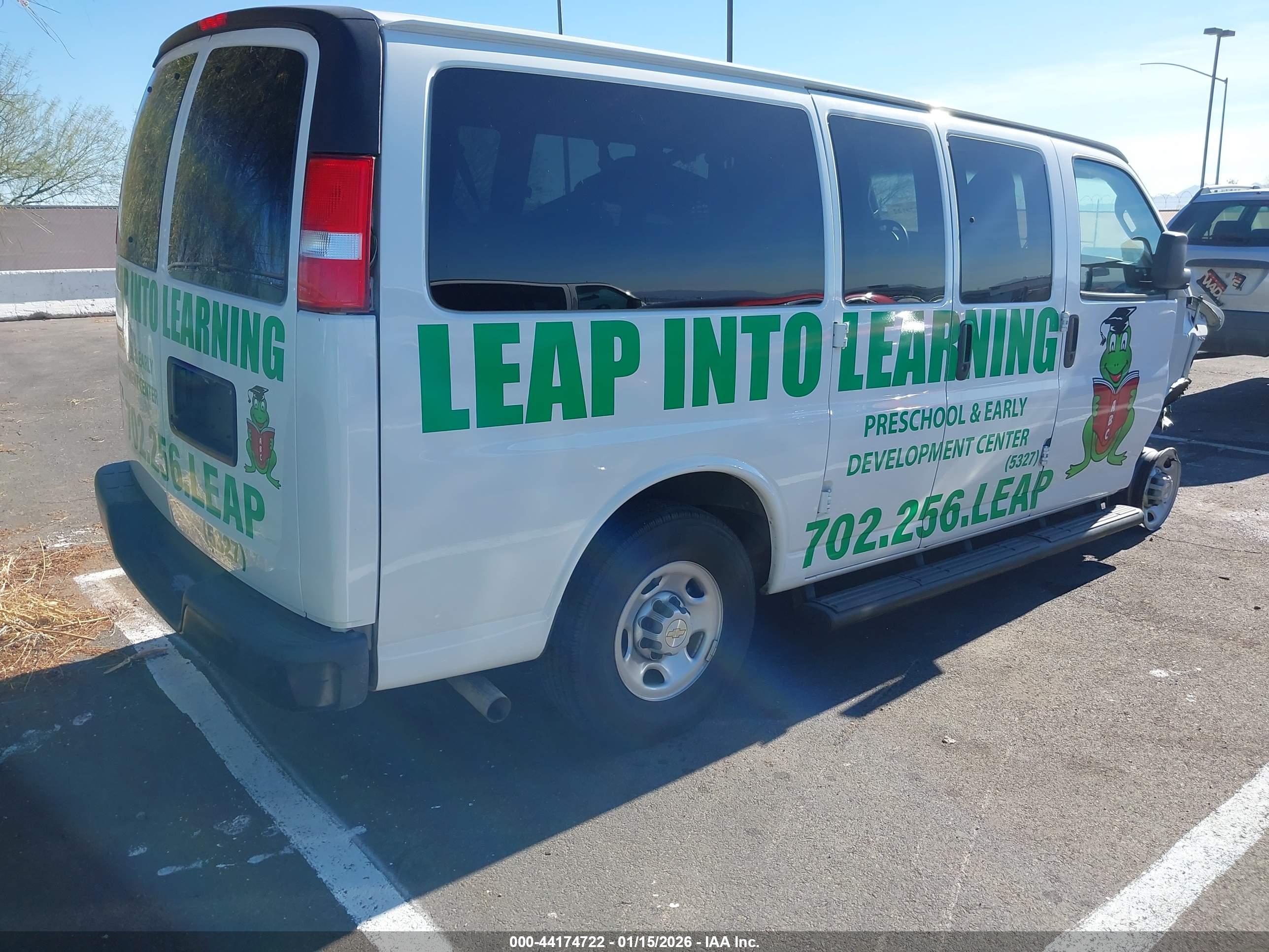 CHEVROLET EXPRESS image 4