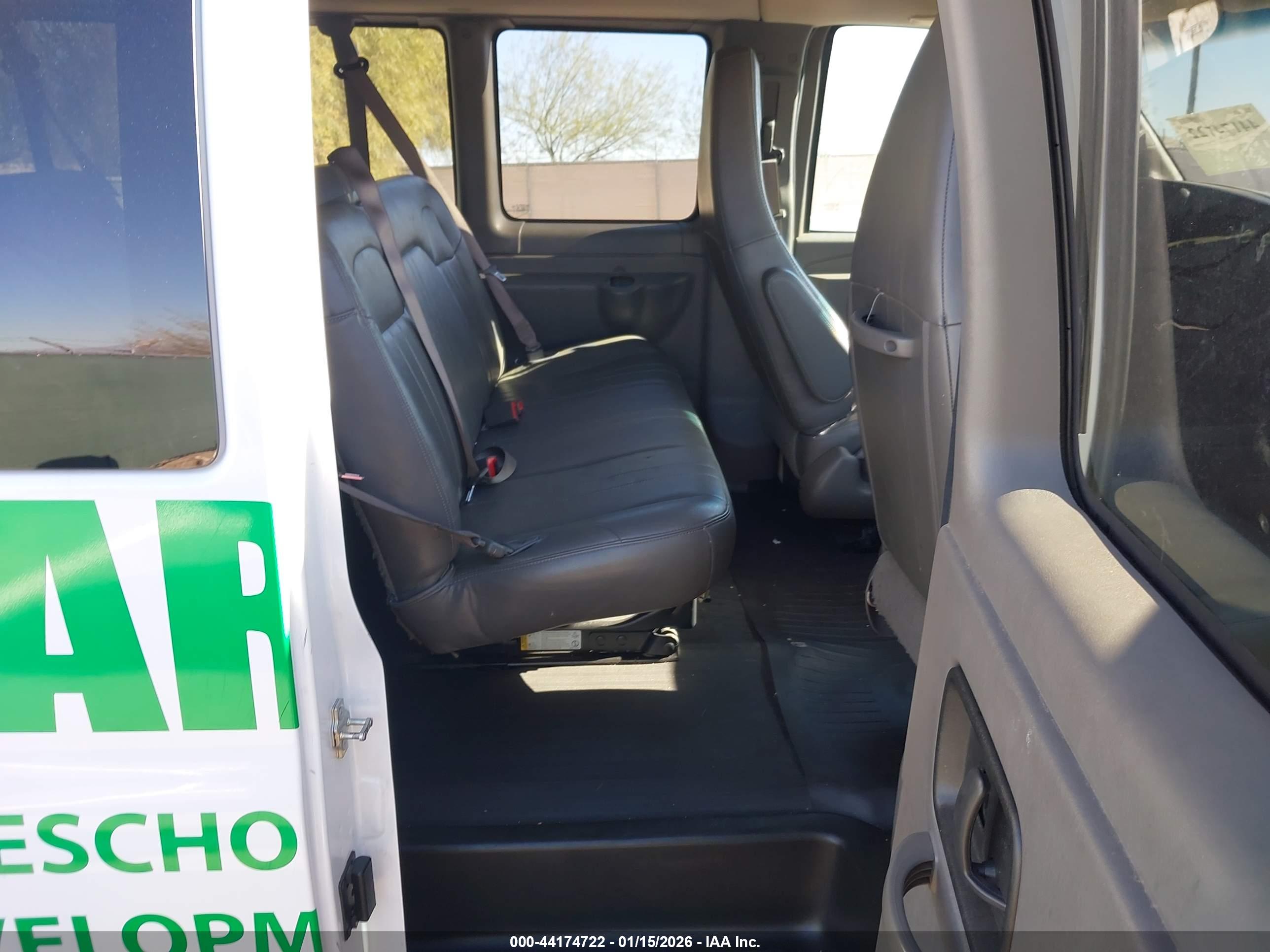 CHEVROLET EXPRESS image 8