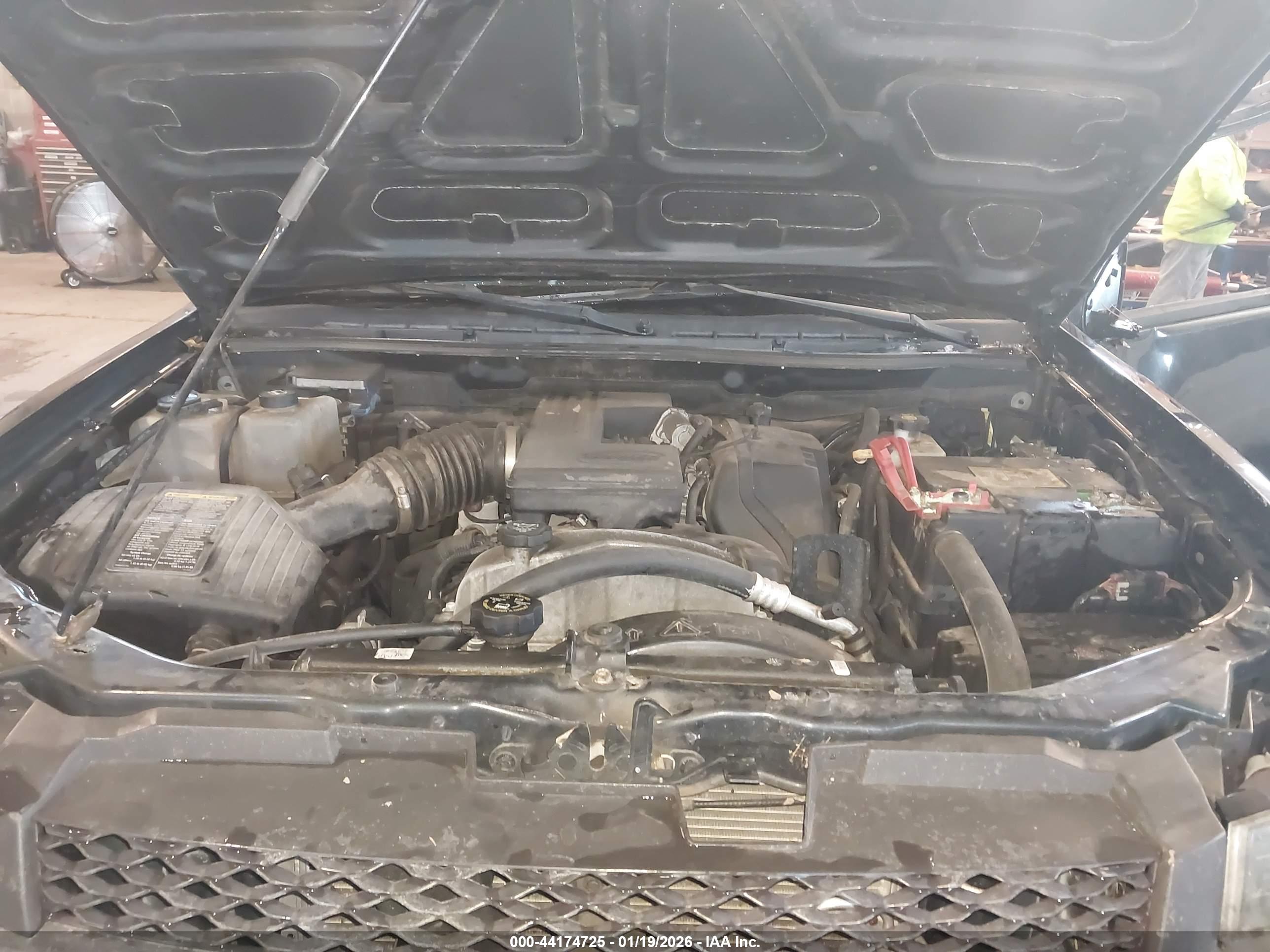 CHEVROLET COLORADO image 10