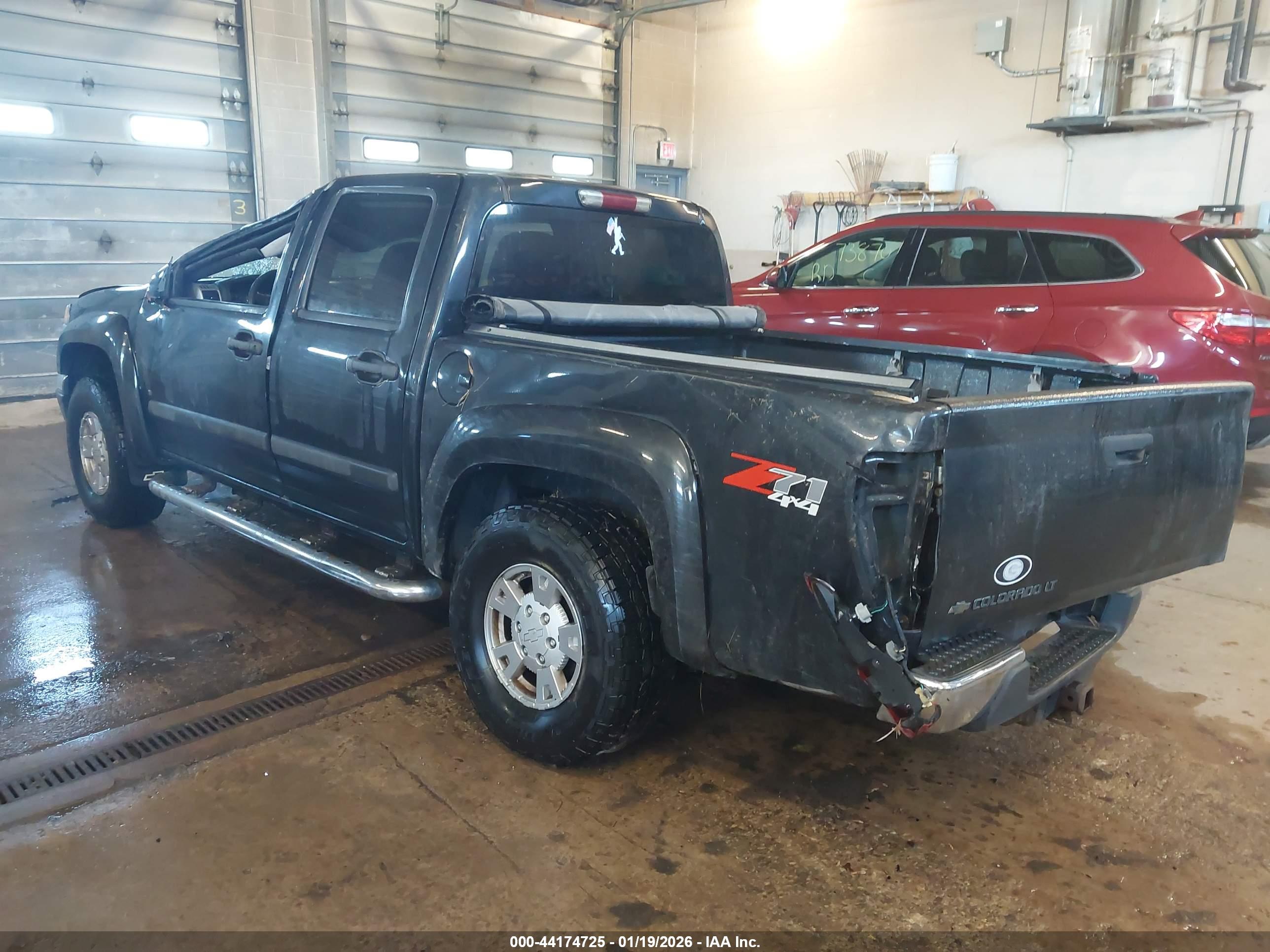CHEVROLET COLORADO image 3