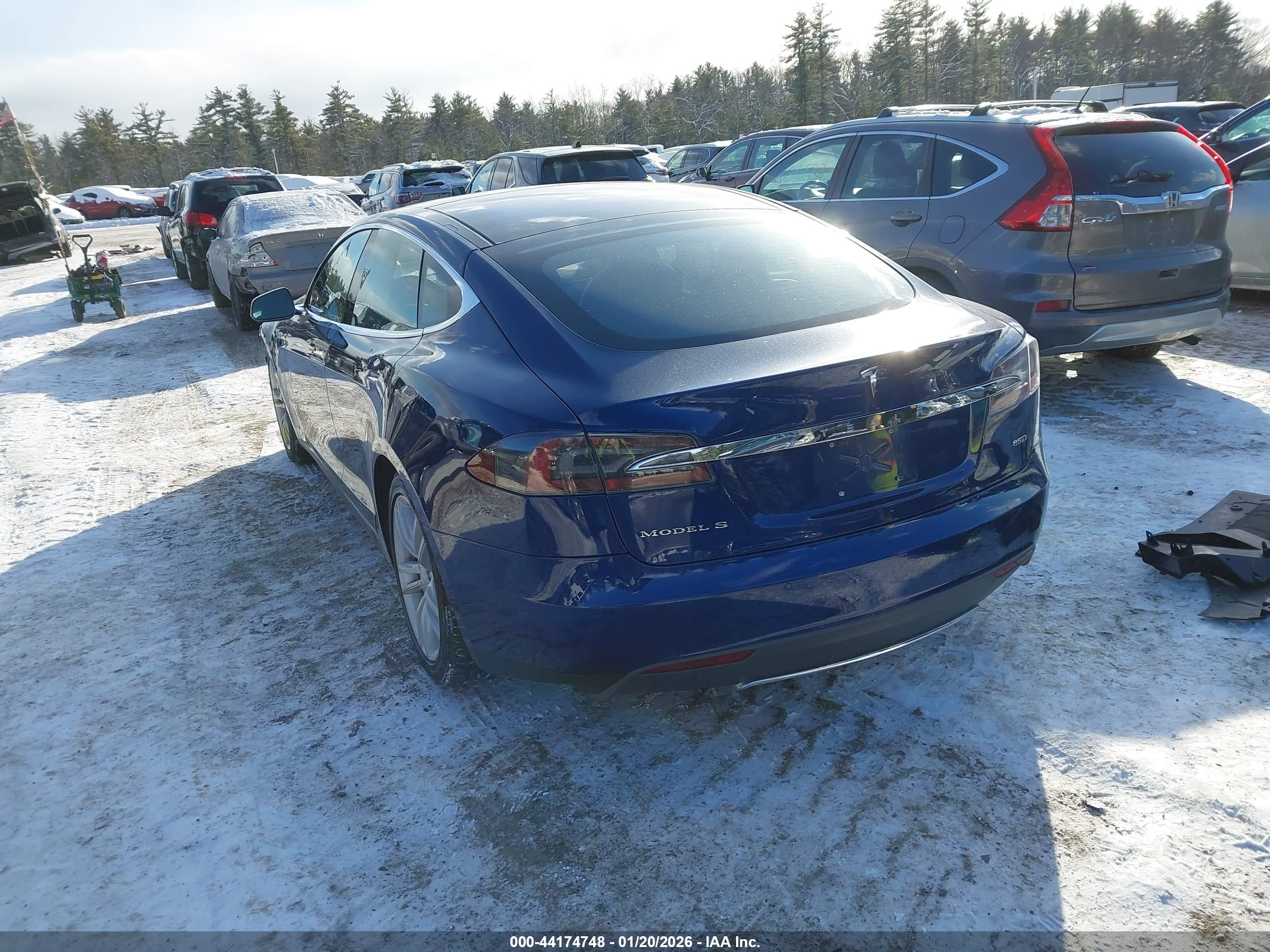 TESLA MODEL image 3