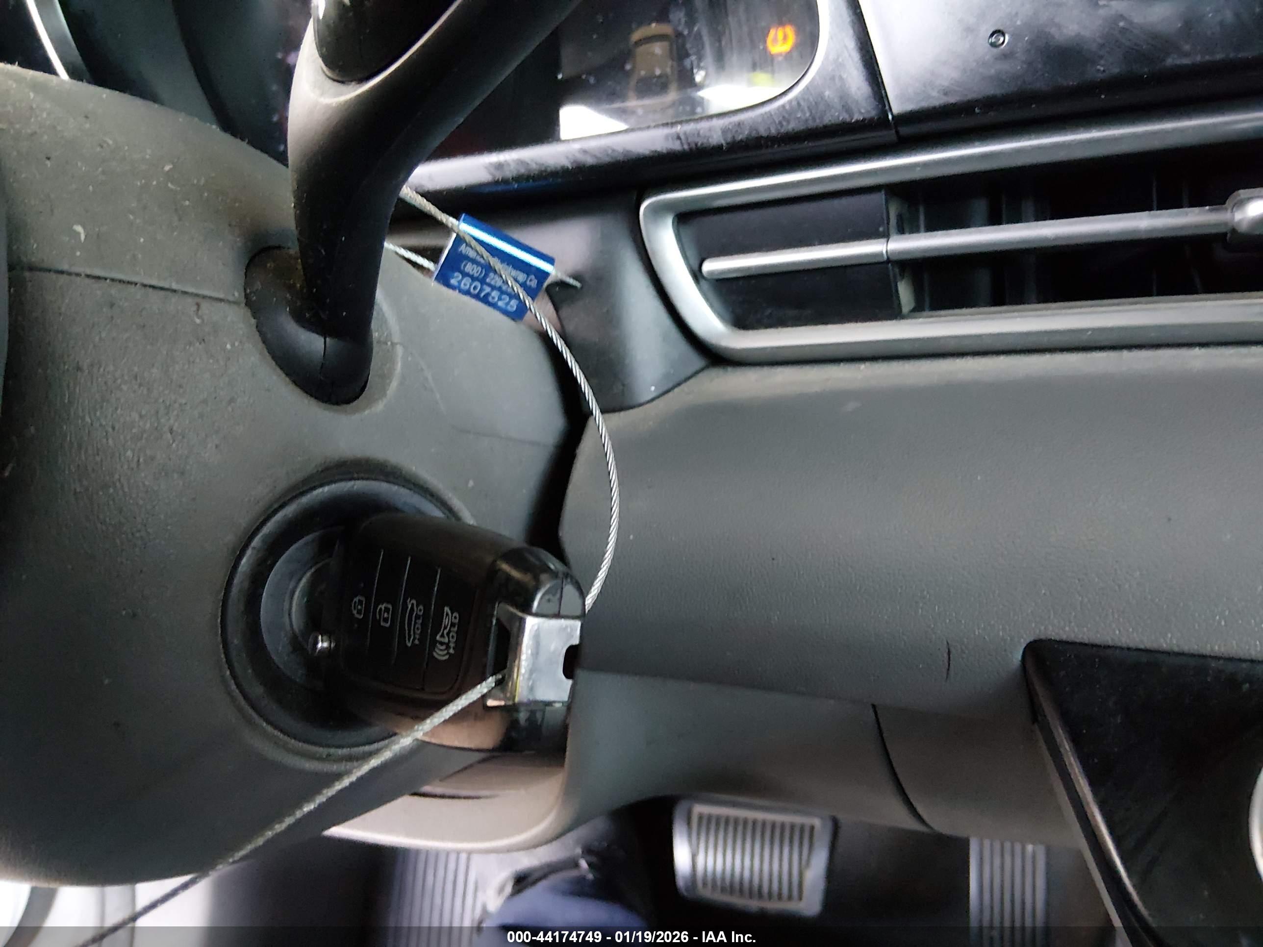 HYUNDAI ELANTRA image 11