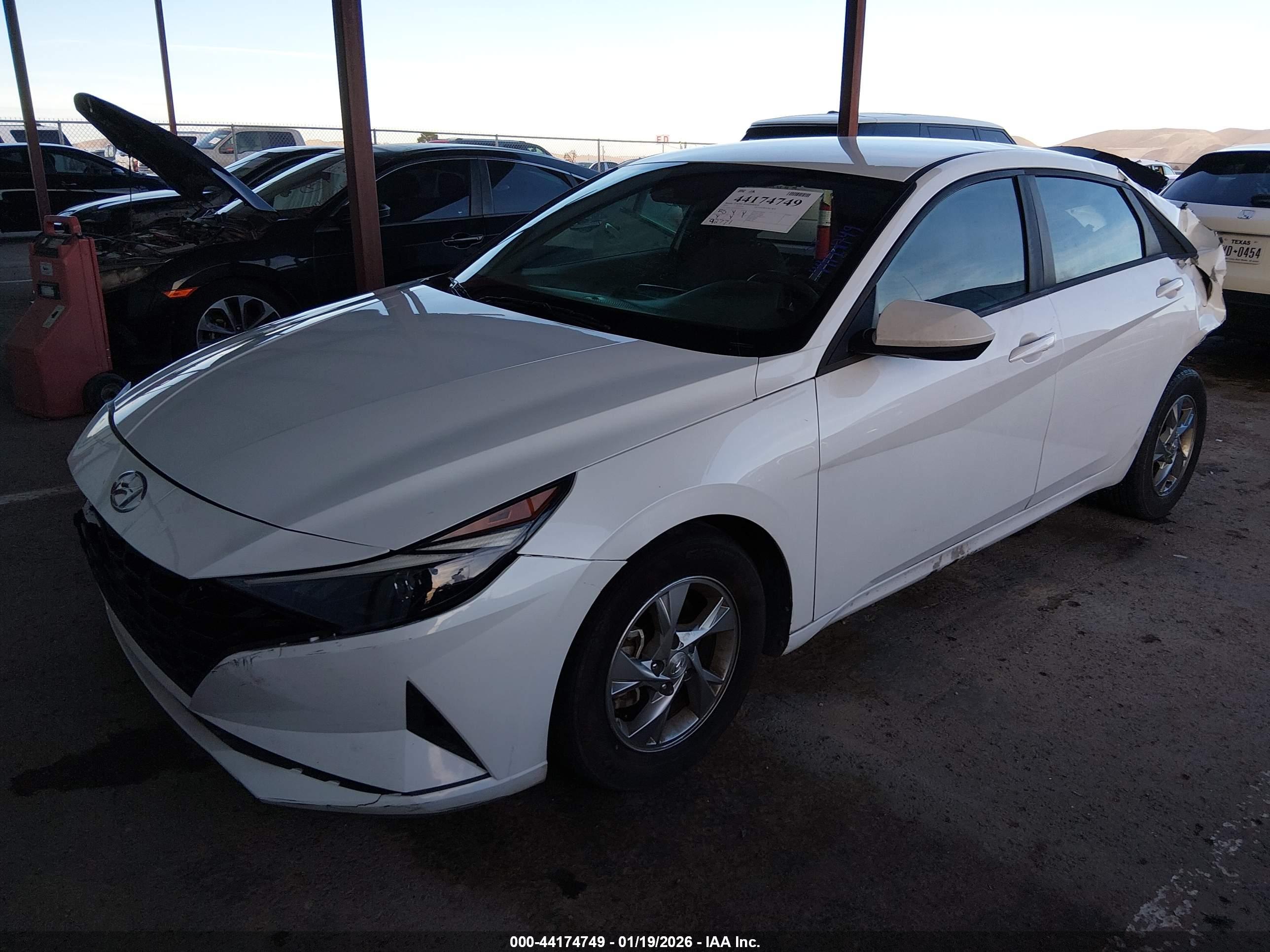 HYUNDAI ELANTRA image 2