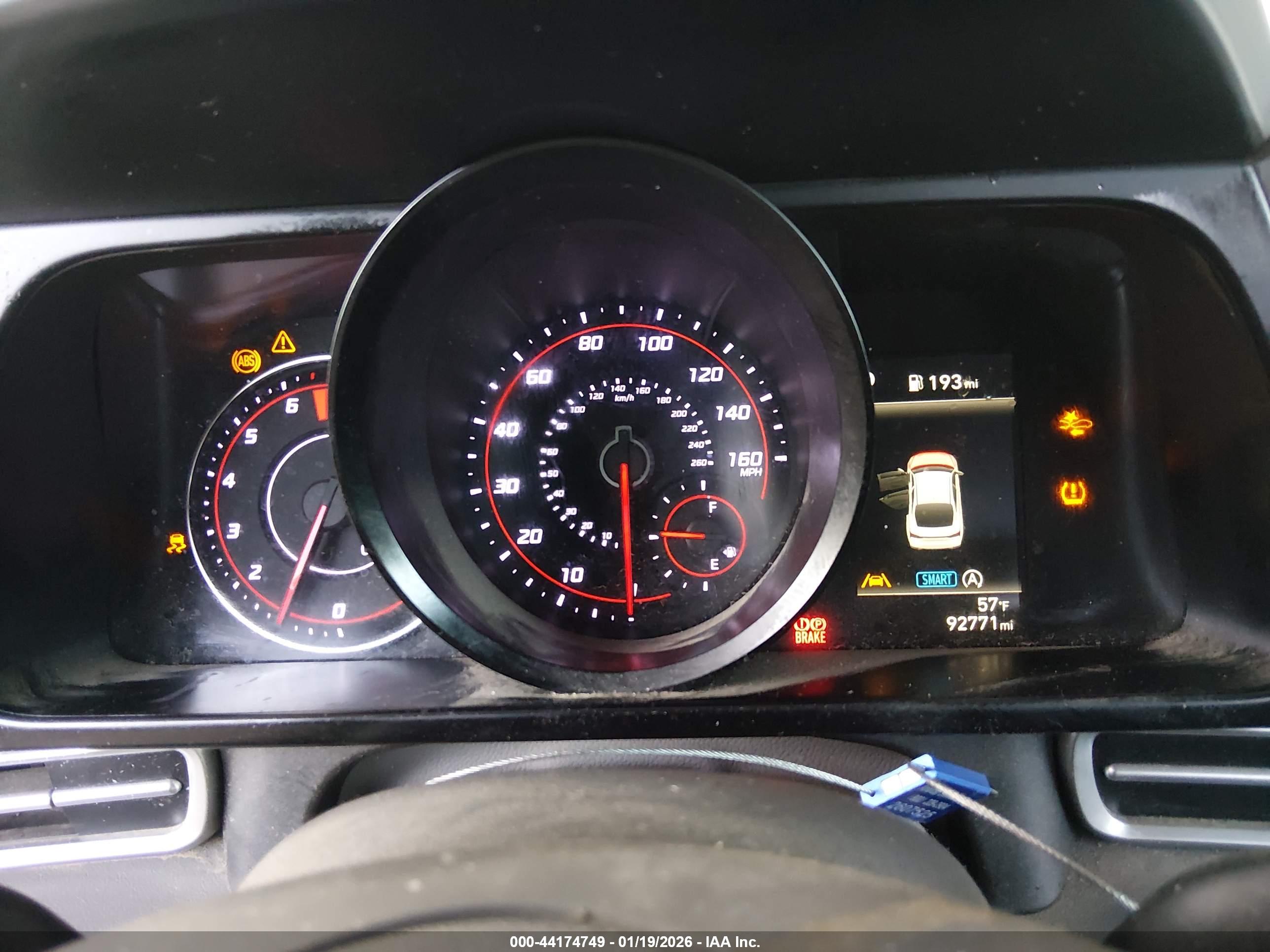 HYUNDAI ELANTRA image 7