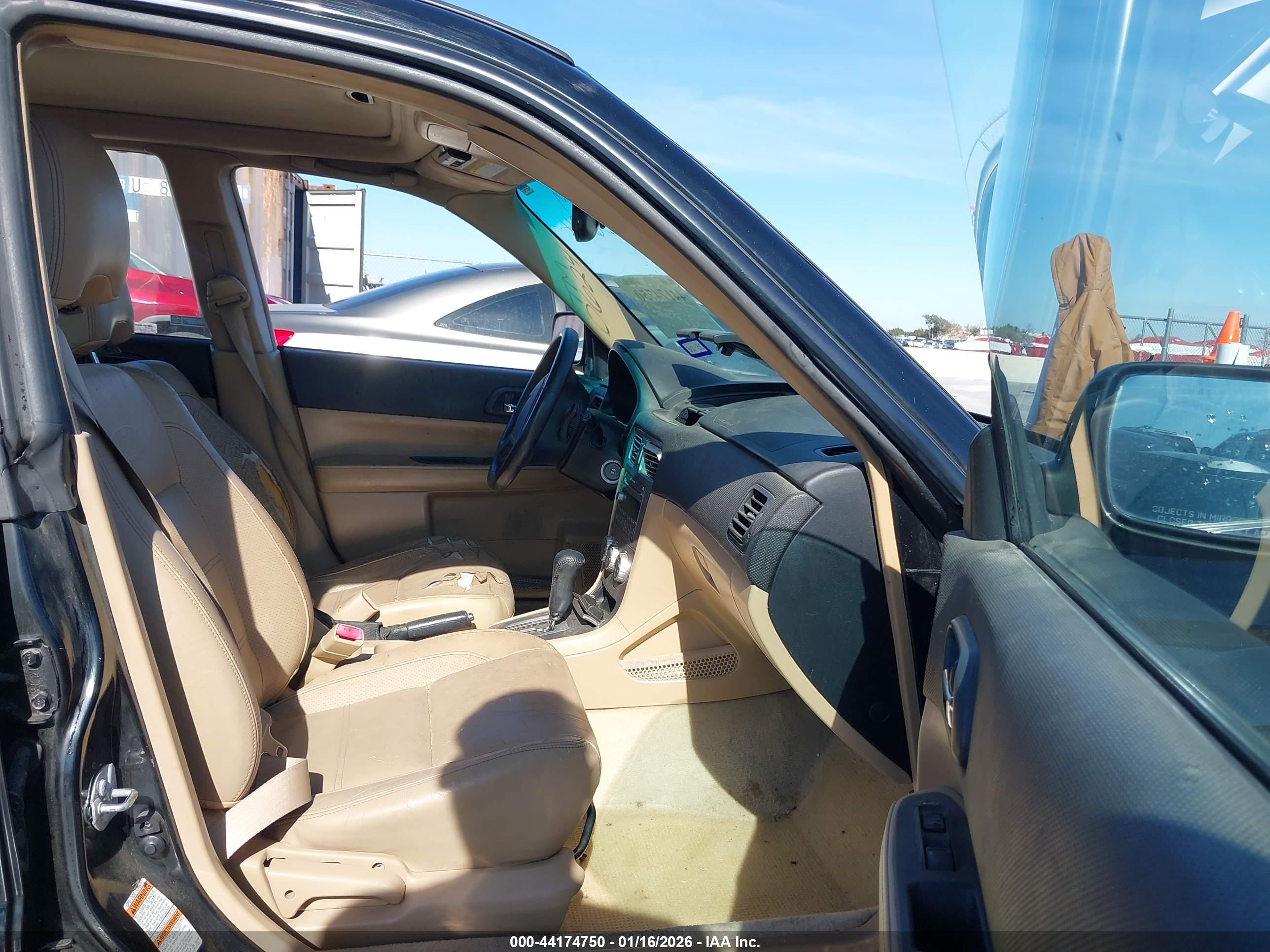 SUBARU FORESTER image 5